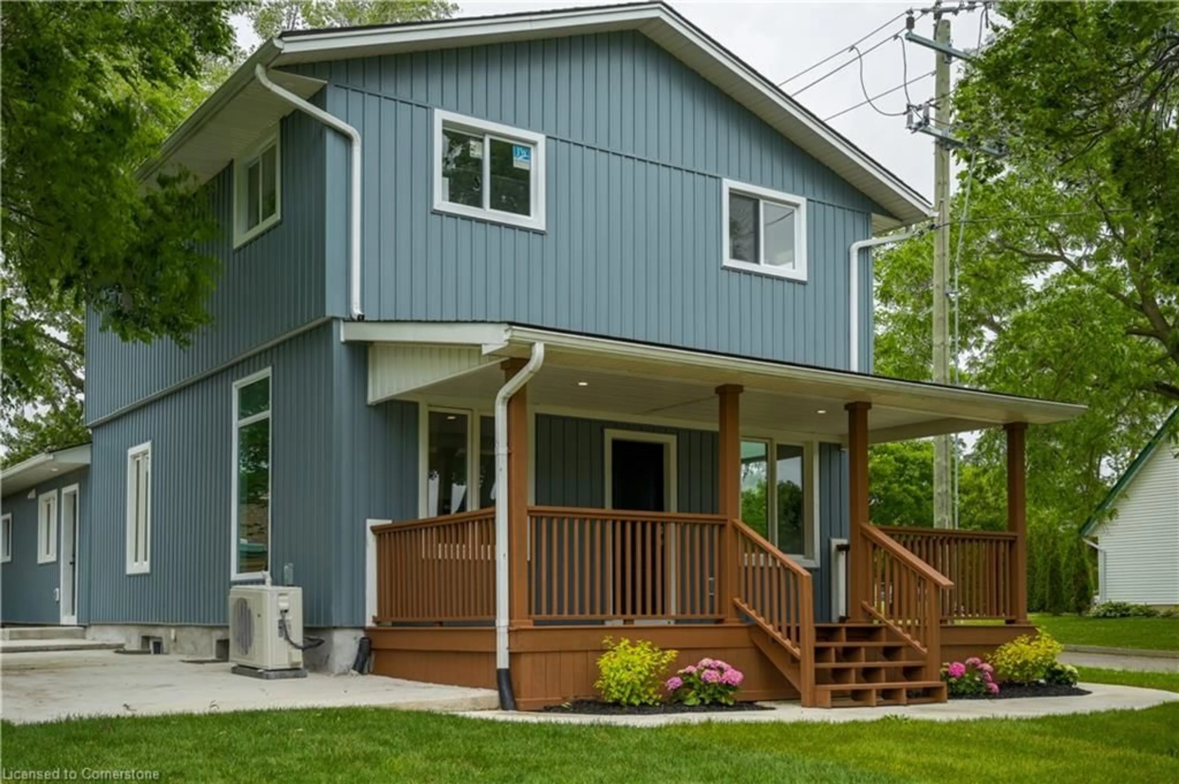 Home with vinyl exterior material, street for 9 High St, St. George Ontario N0E 1N0