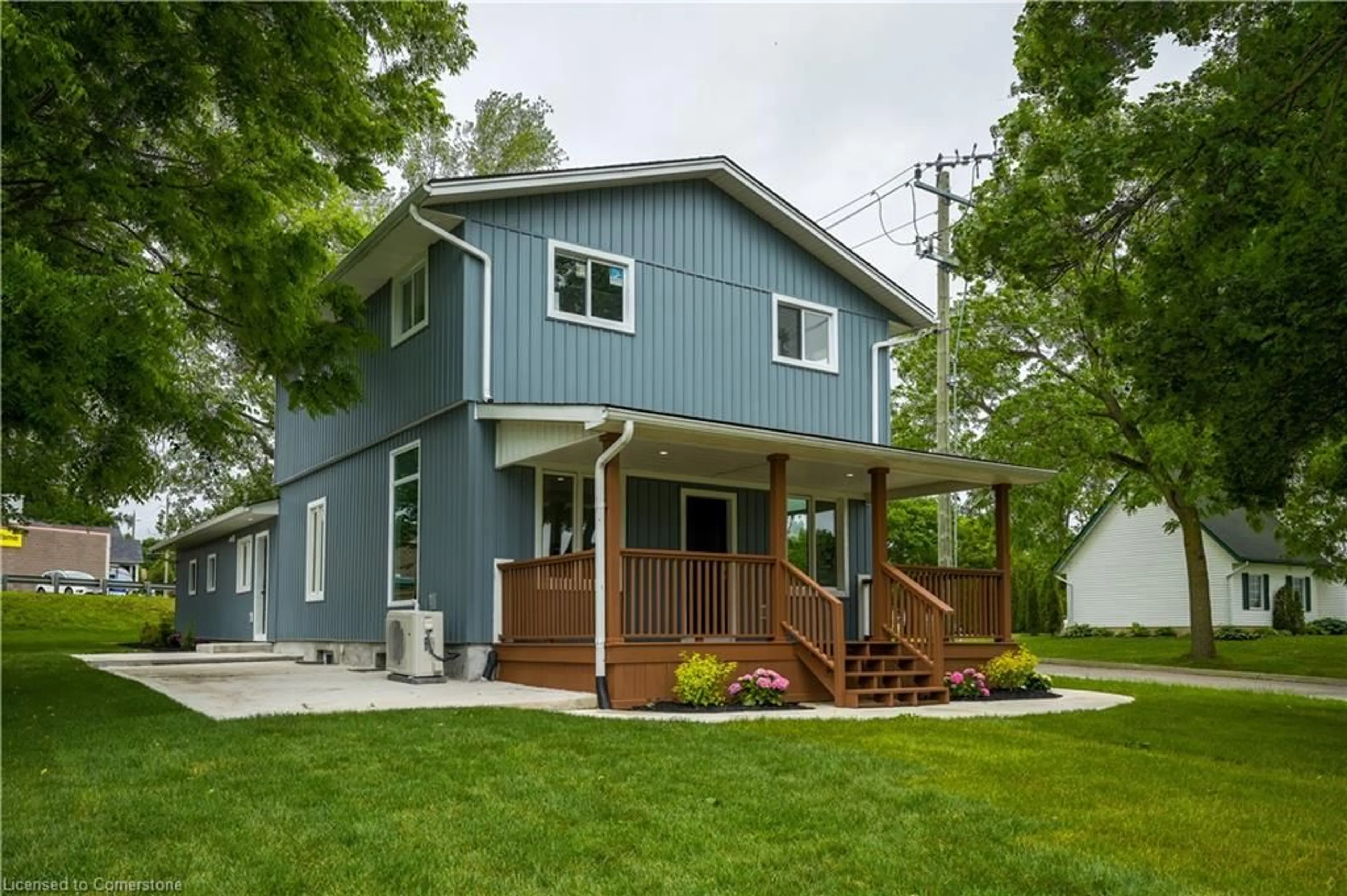 Home with vinyl exterior material, street for 9 High St, St. George Ontario N0E 1N0