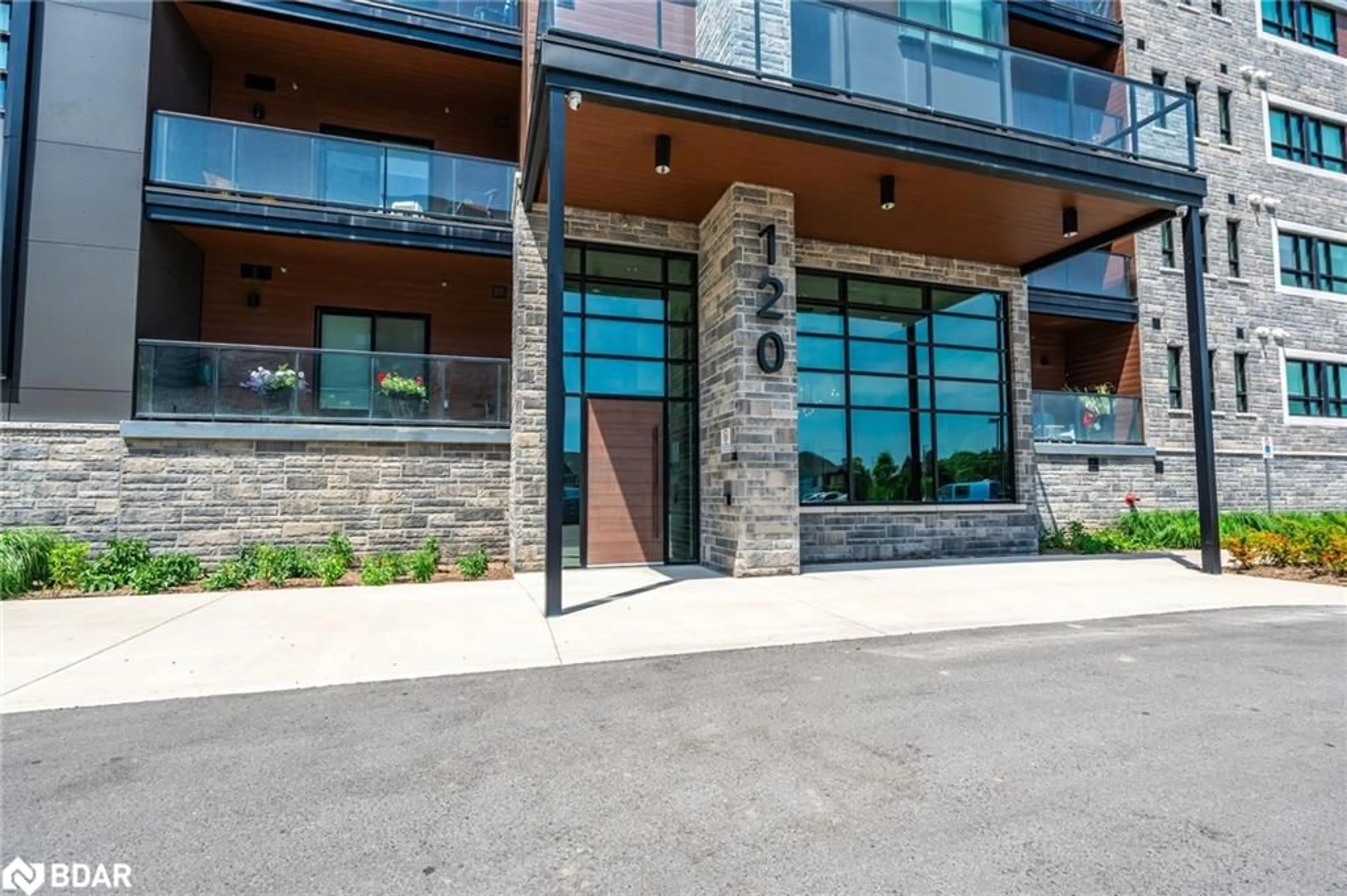 Unknown for 120 Summersides Boulevard #103, Fonthill Ontario L0S 1E1