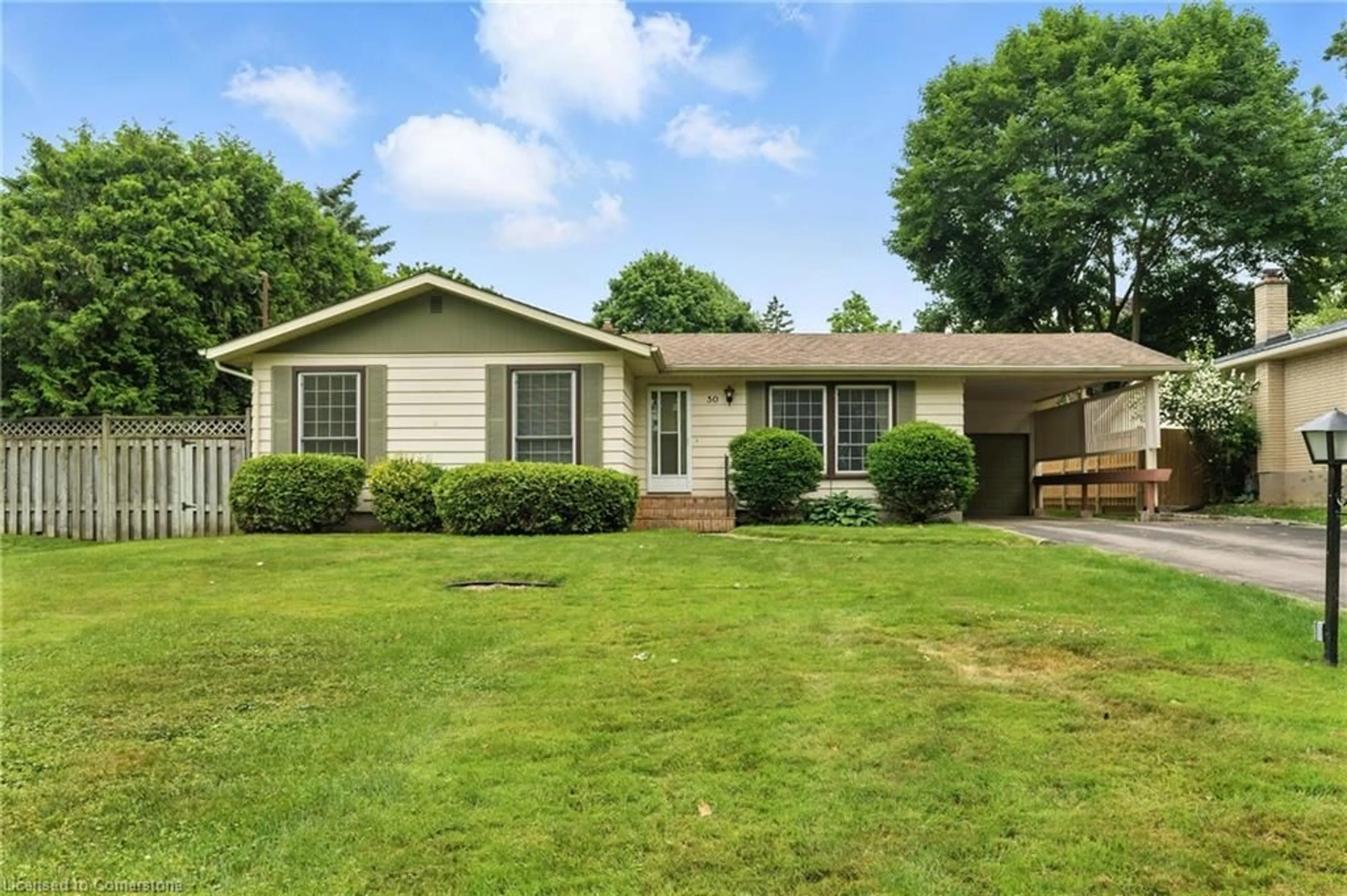 Home with vinyl exterior material, street for 50 Hurricane Road Rd, Fonthill Ontario L2N 5J5
