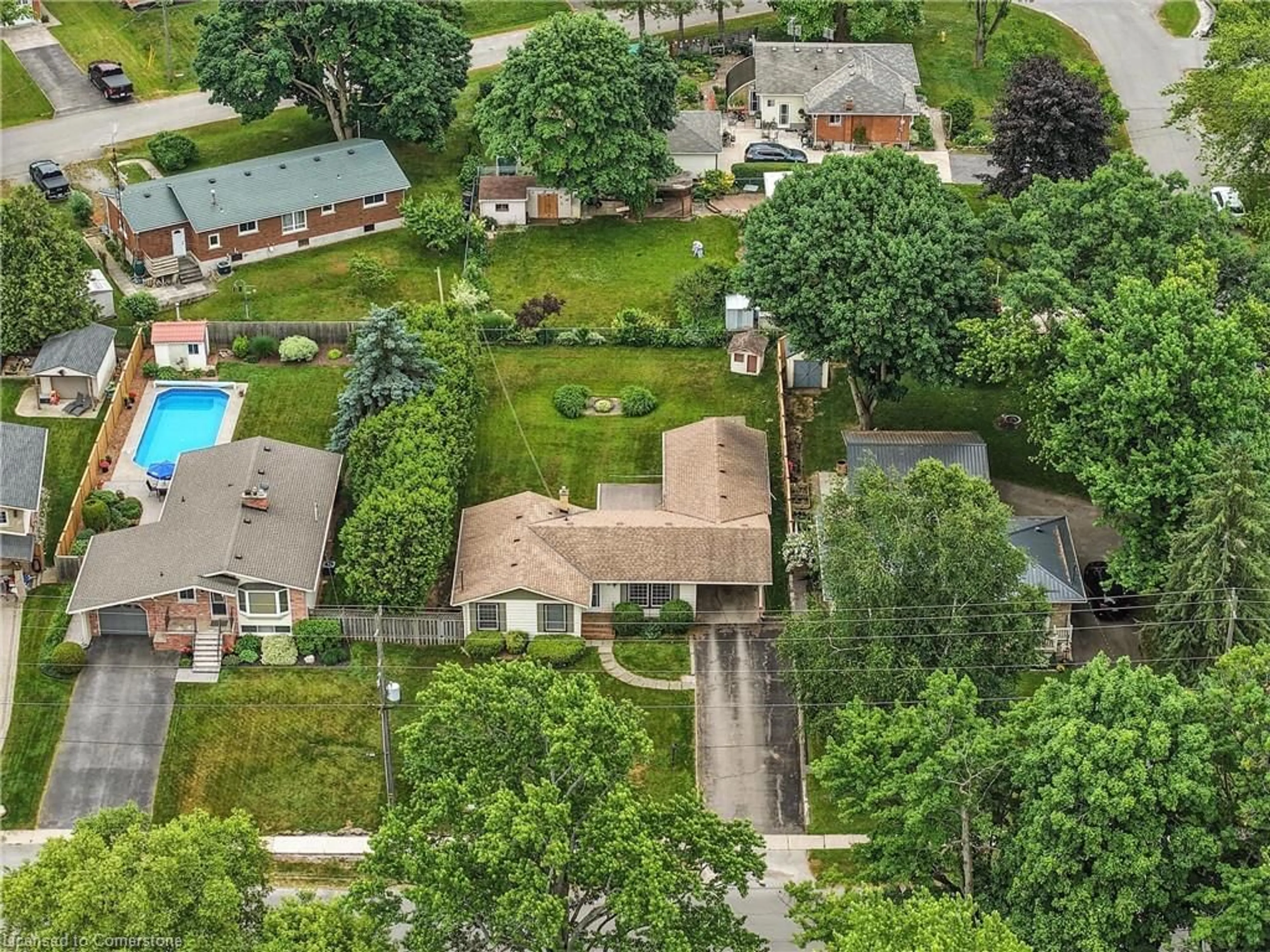 A pic from outside/outdoor area/front of a property/back of a property/a pic from drone, street for 50 Hurricane Road Rd, Fonthill Ontario L2N 5J5