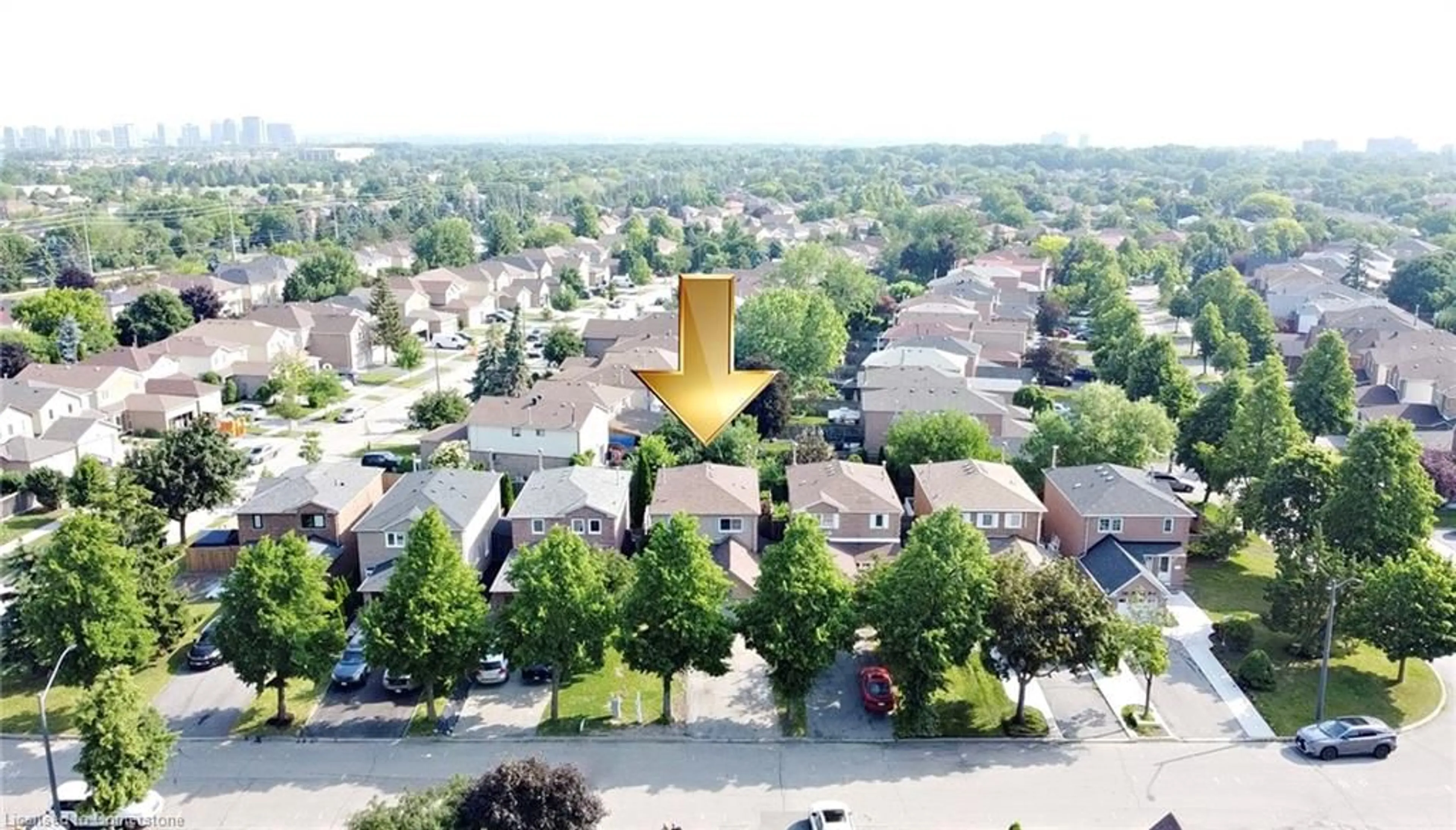 A pic from outside/outdoor area/front of a property/back of a property/a pic from drone, street for 3469 Ingram Rd, Mississauga Ontario L5L 4M7