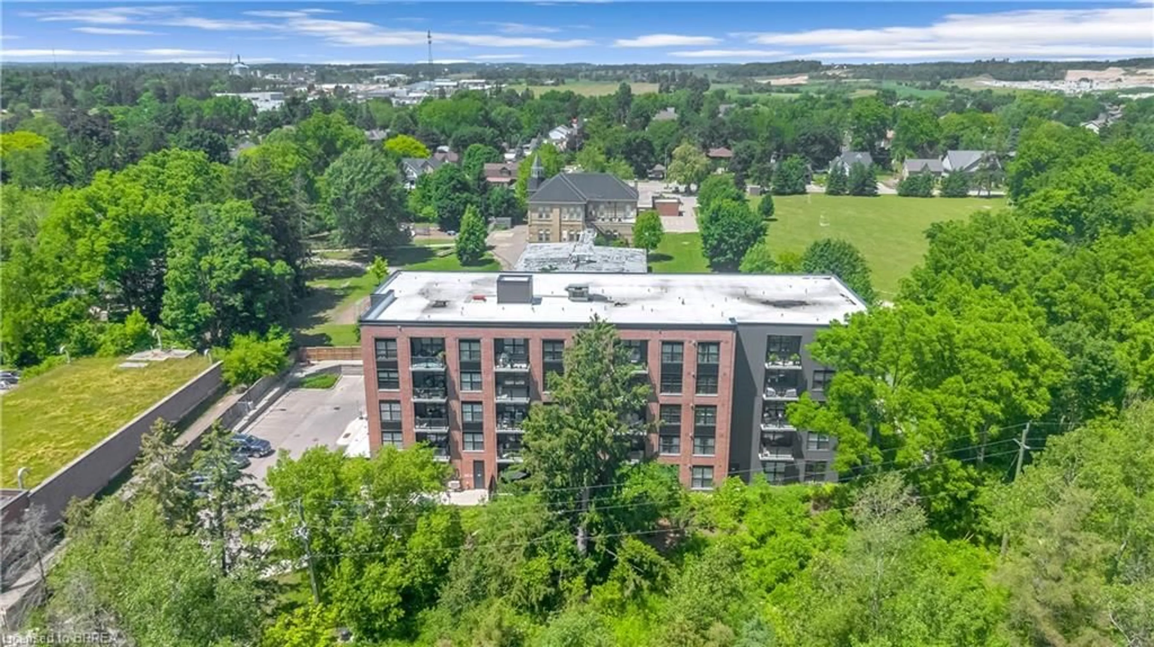 A pic from outside/outdoor area/front of a property/back of a property/a pic from drone, building for 88 Gibson St #104, Ayr Ontario N0B 1E0