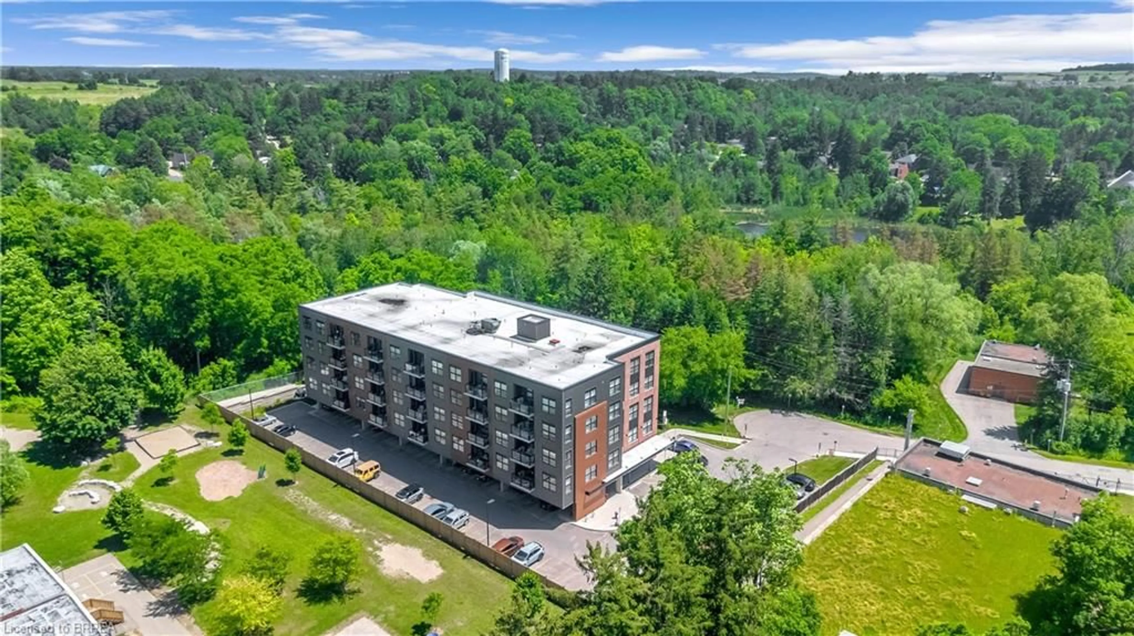 A pic from outside/outdoor area/front of a property/back of a property/a pic from drone, building for 88 Gibson St #104, Ayr Ontario N0B 1E0