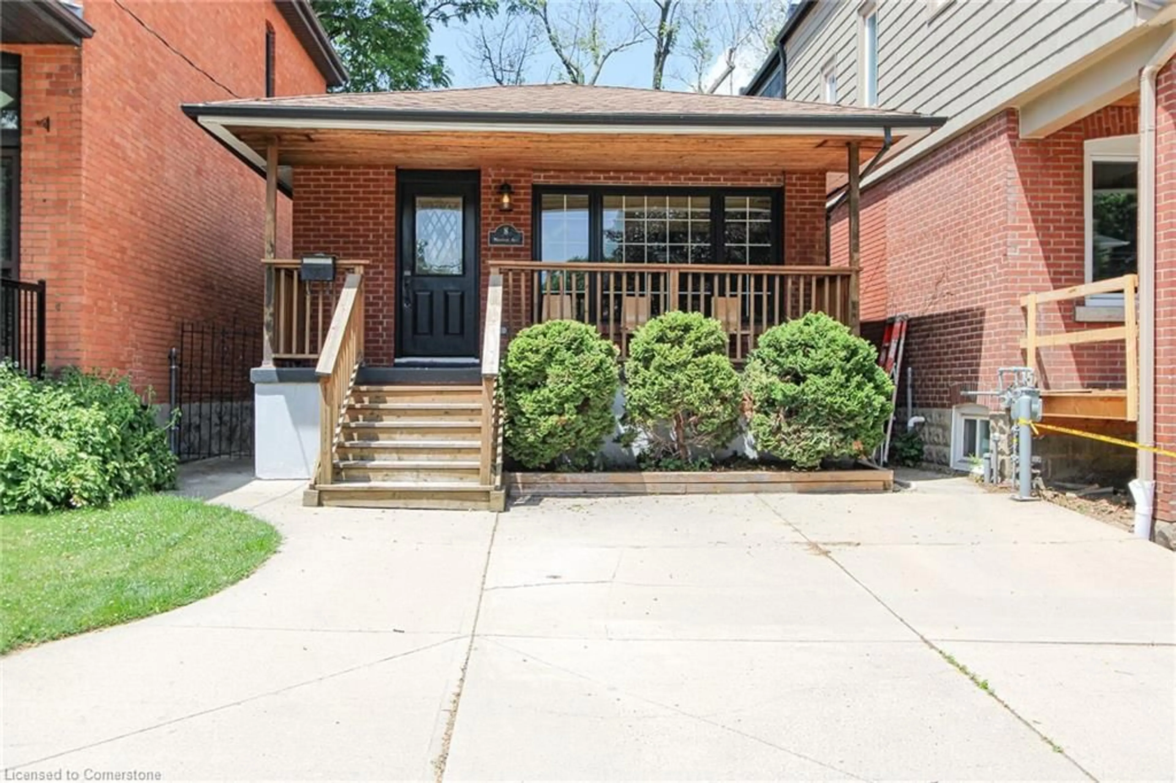 Home with brick exterior material, street for 8 Mountain Ave, Hamilton Ontario L8P 4E9