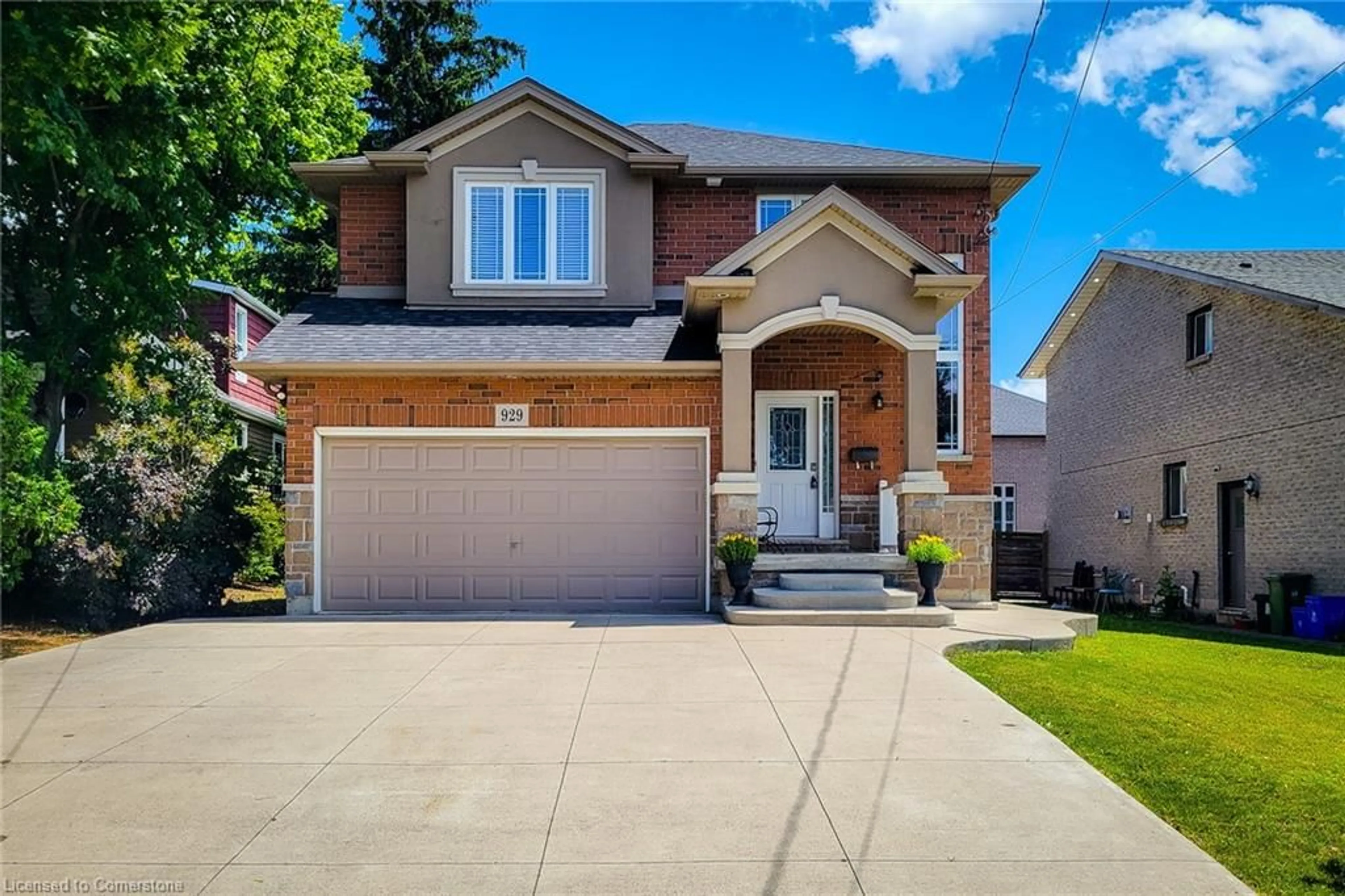Home with brick exterior material, street for 929 West 5th St, Hamilton Ontario L9C 5R6