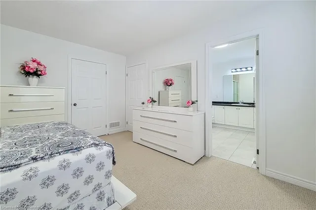 Additional property image - 929 West 5th St