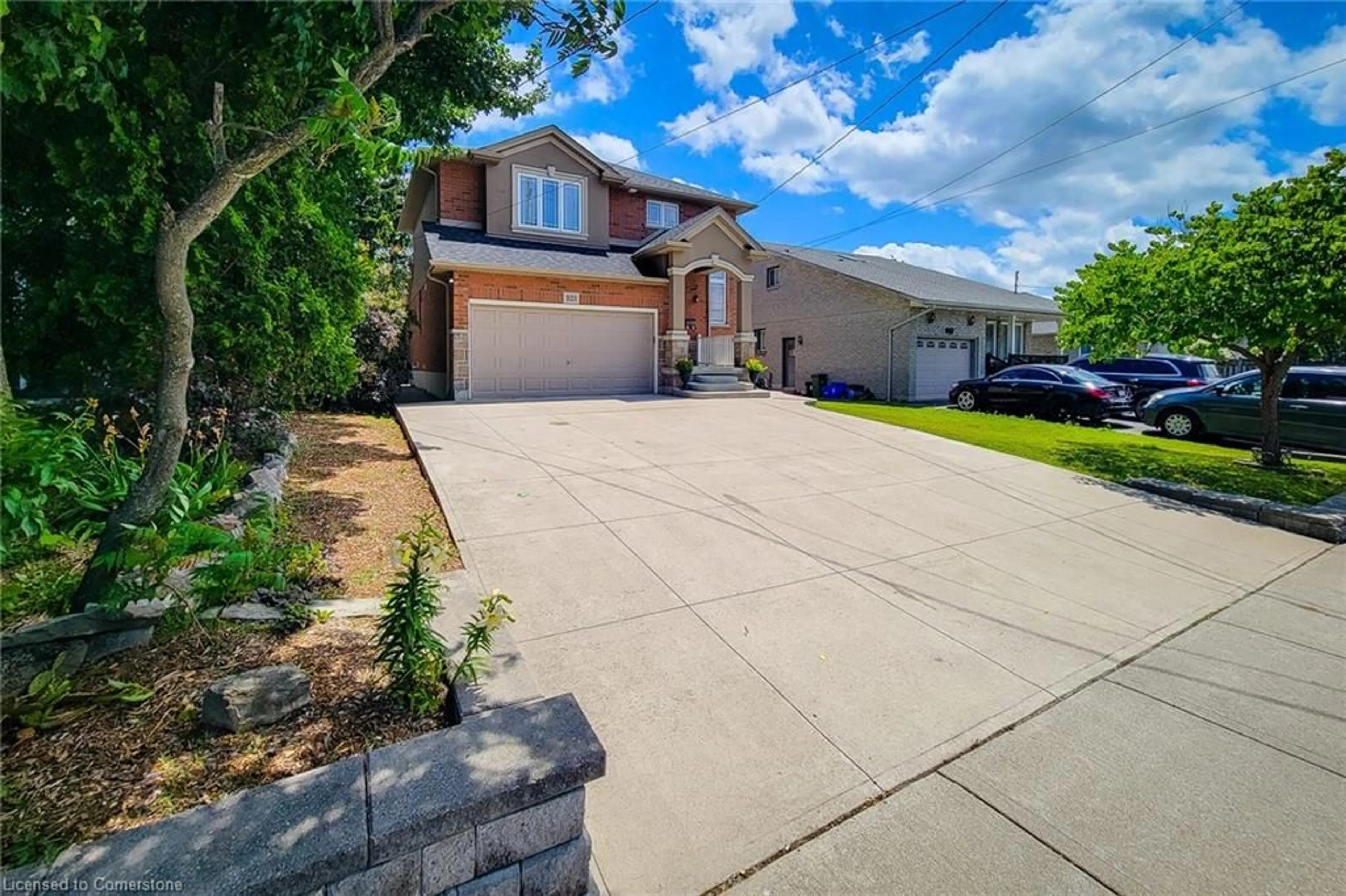 A pic from outside/outdoor area/front of a property/back of a property/a pic from drone, street for 929 West 5th St, Hamilton Ontario L9C 5R6