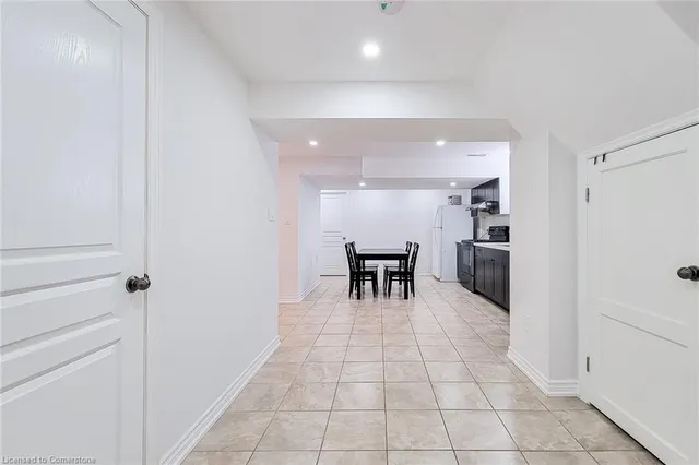 Additional property image - 929 West 5th St