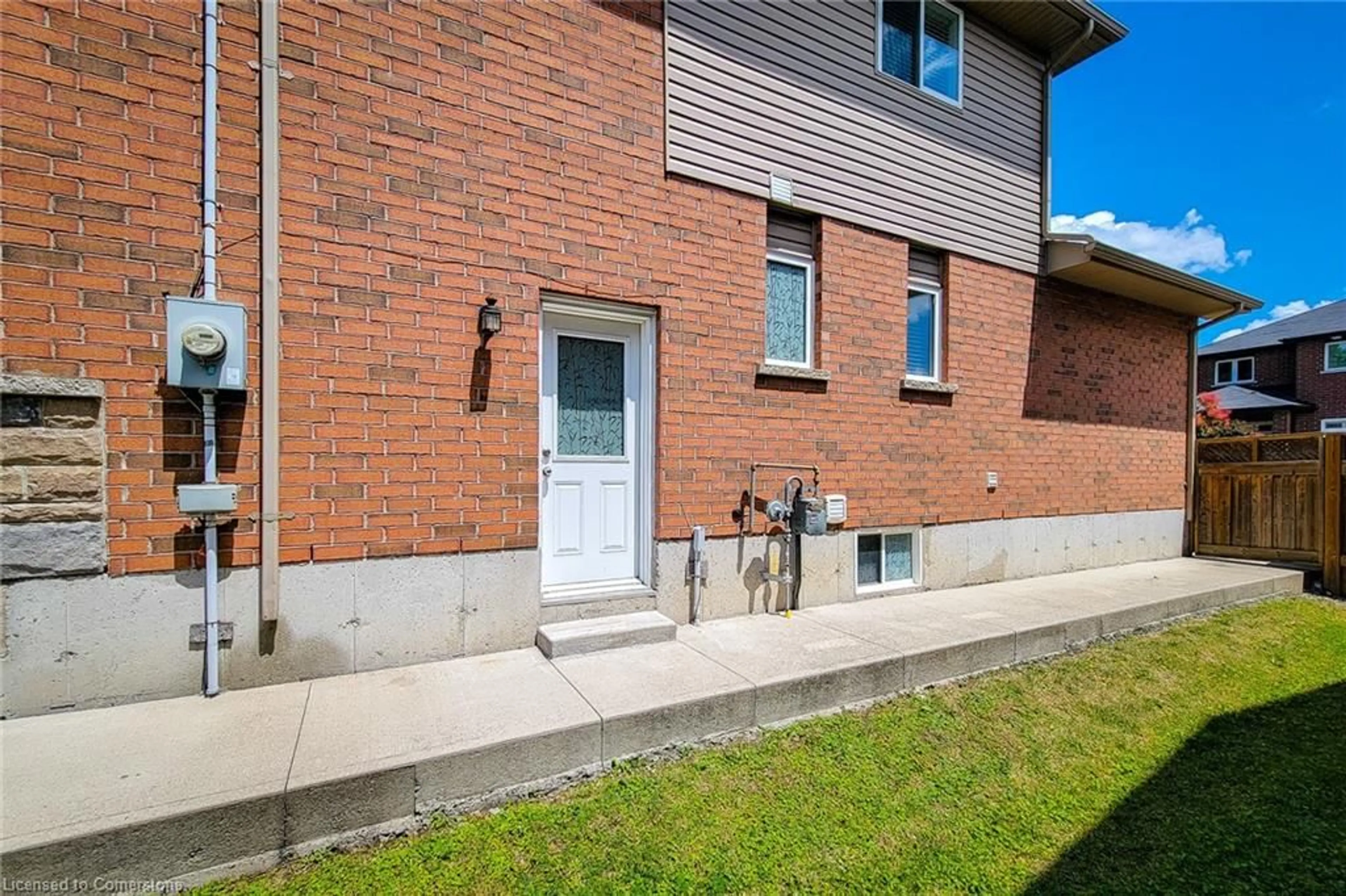Home with brick exterior material, street for 929 West 5th St, Hamilton Ontario L9C 5R6