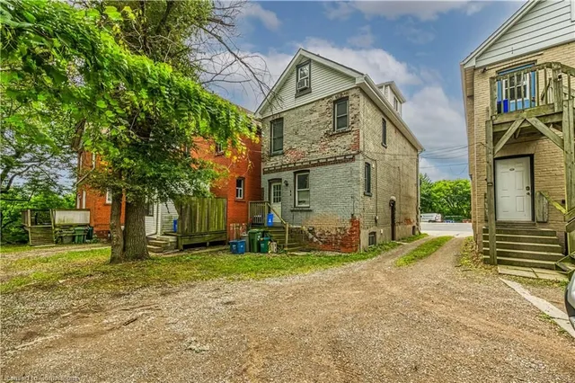 Additional image 12 of 738 King St
