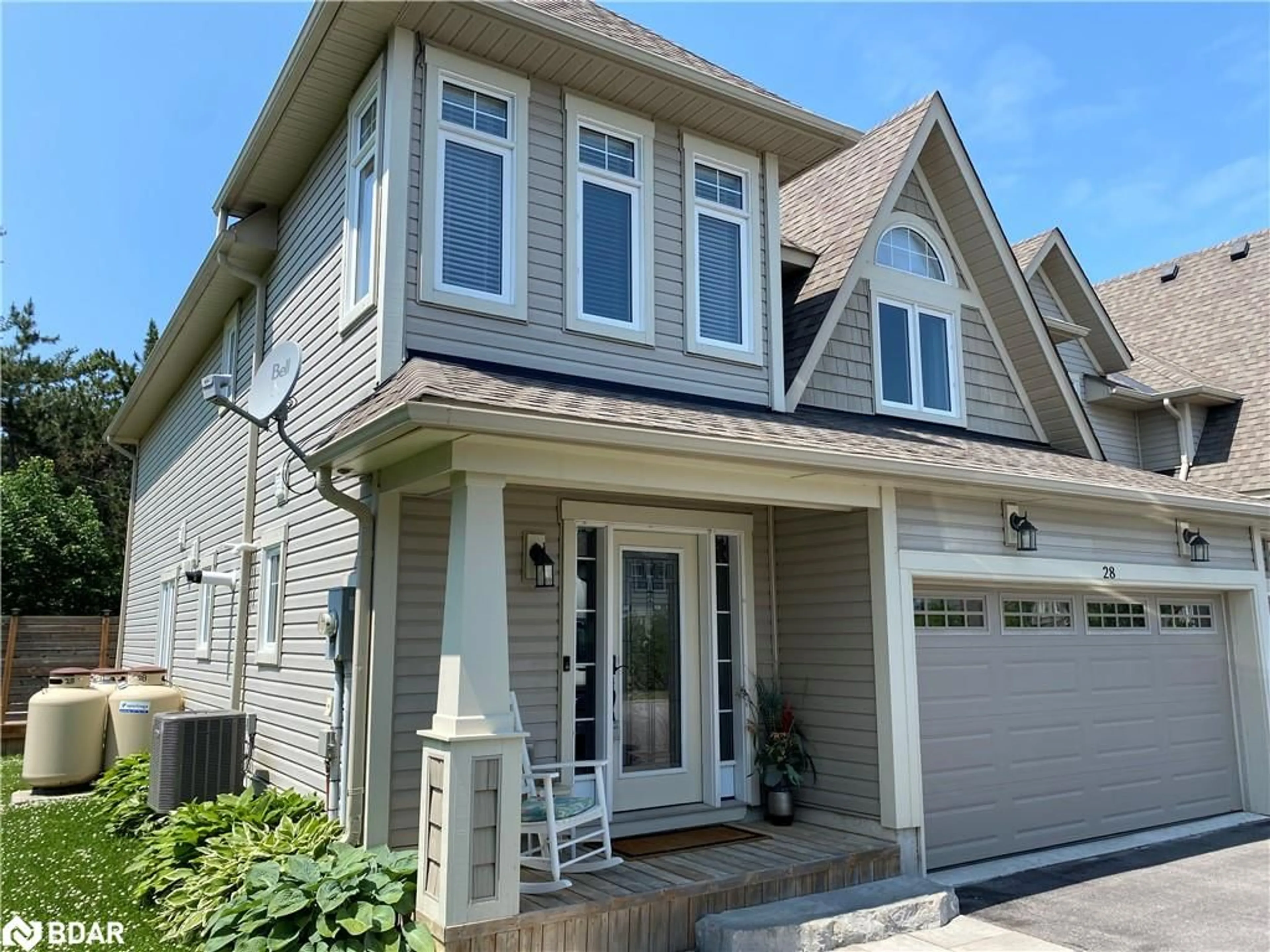Home with vinyl exterior material, street for 28 Masters Cres, Port Severn Ontario L0K 1S0