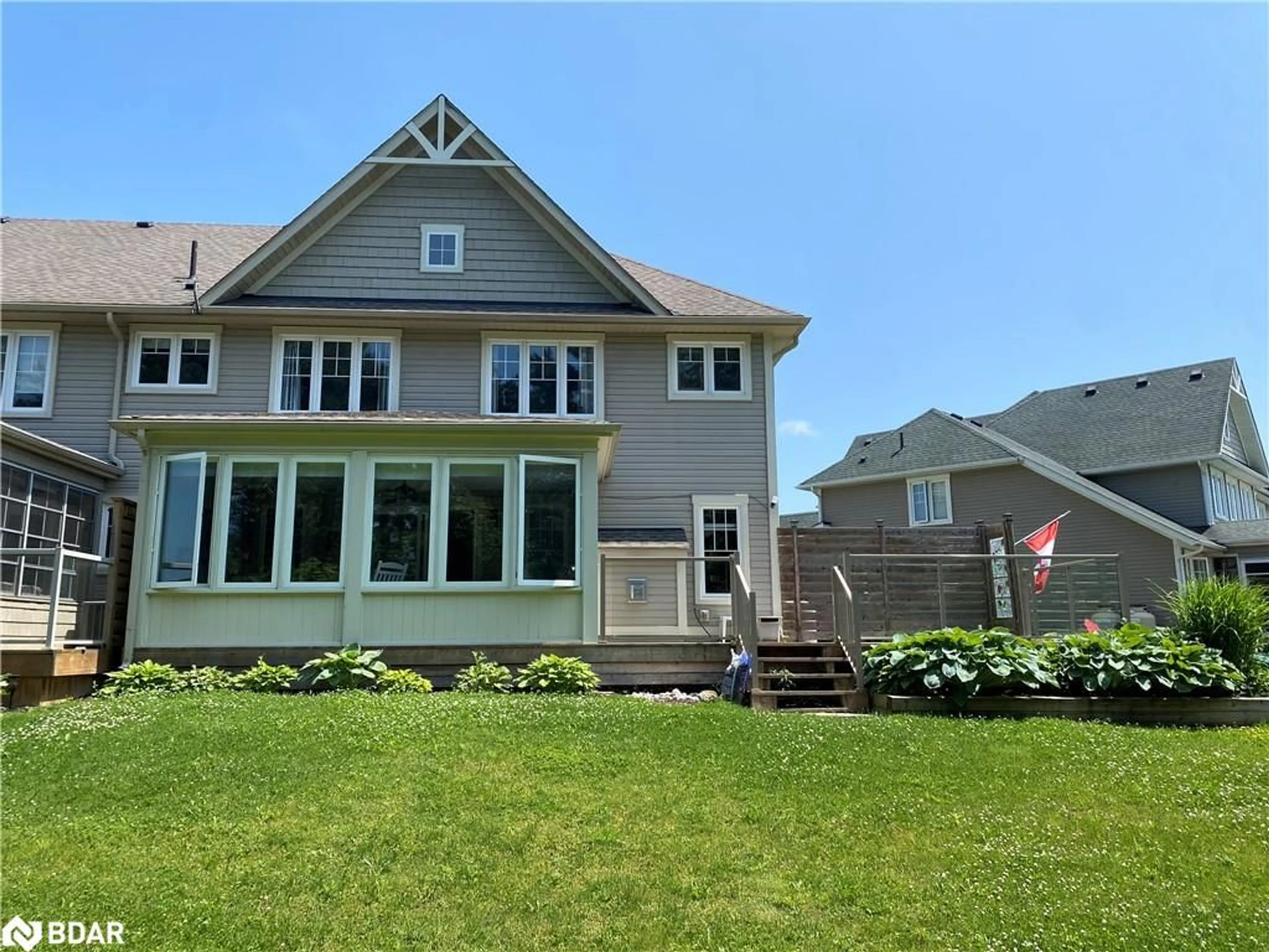 Home with vinyl exterior material, unknown for 28 Masters Cres, Port Severn Ontario L0K 1S0