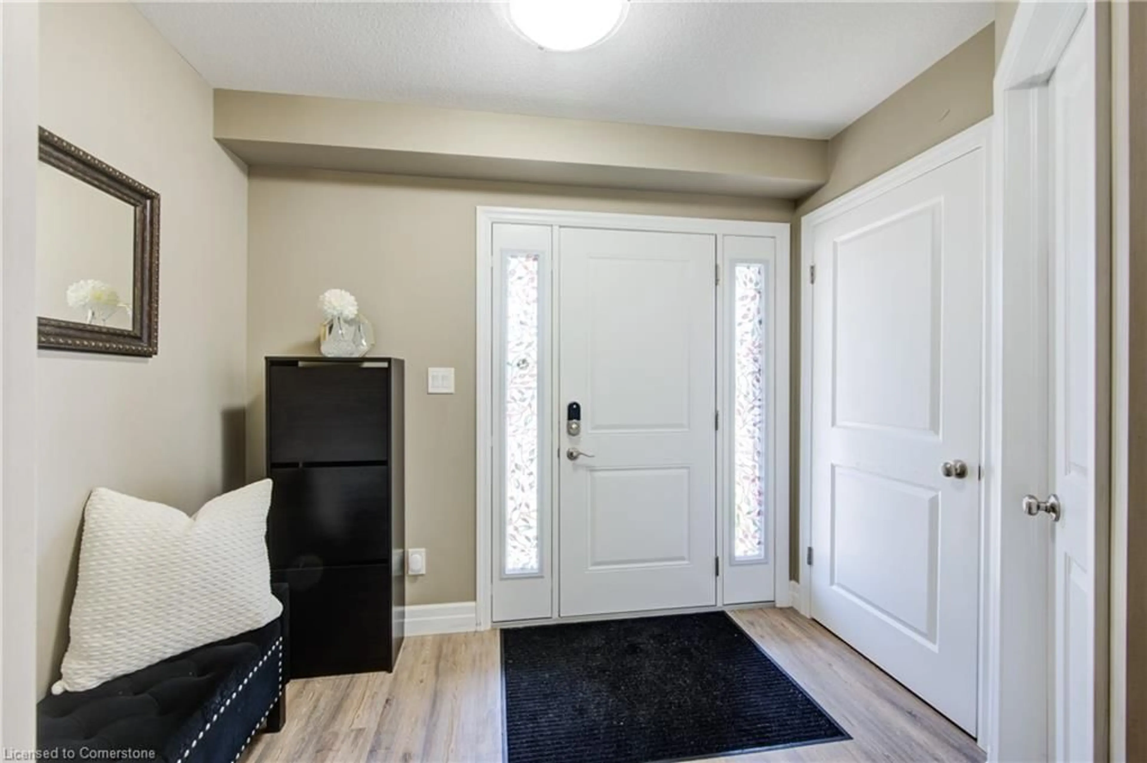 Indoor entryway for 63 Crab Apple Crt, Wellesley Ontario N0B 2T0