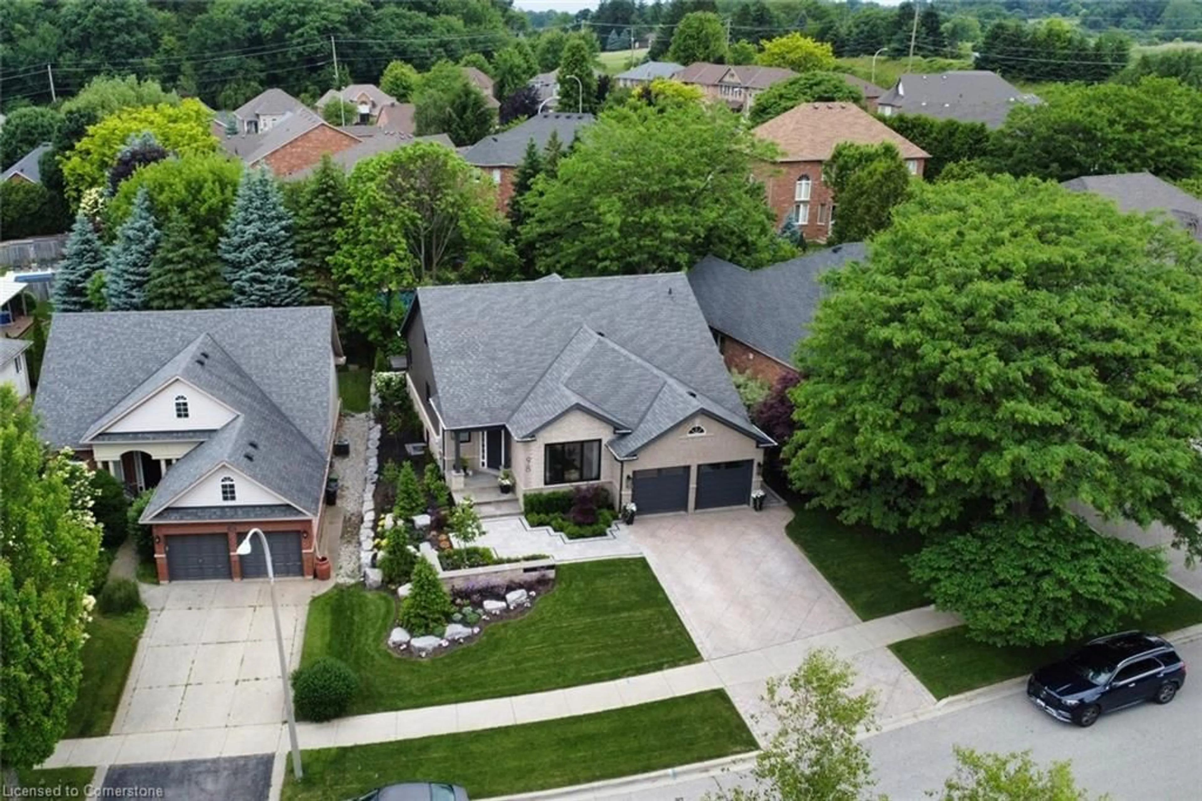 A pic from outside/outdoor area/front of a property/back of a property/a pic from drone, street for 98 Moore Cres, Ancaster Ontario L9G 4Z6