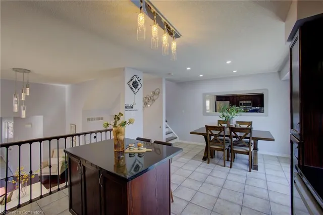 Additional property image - 365 Parkvale Dr