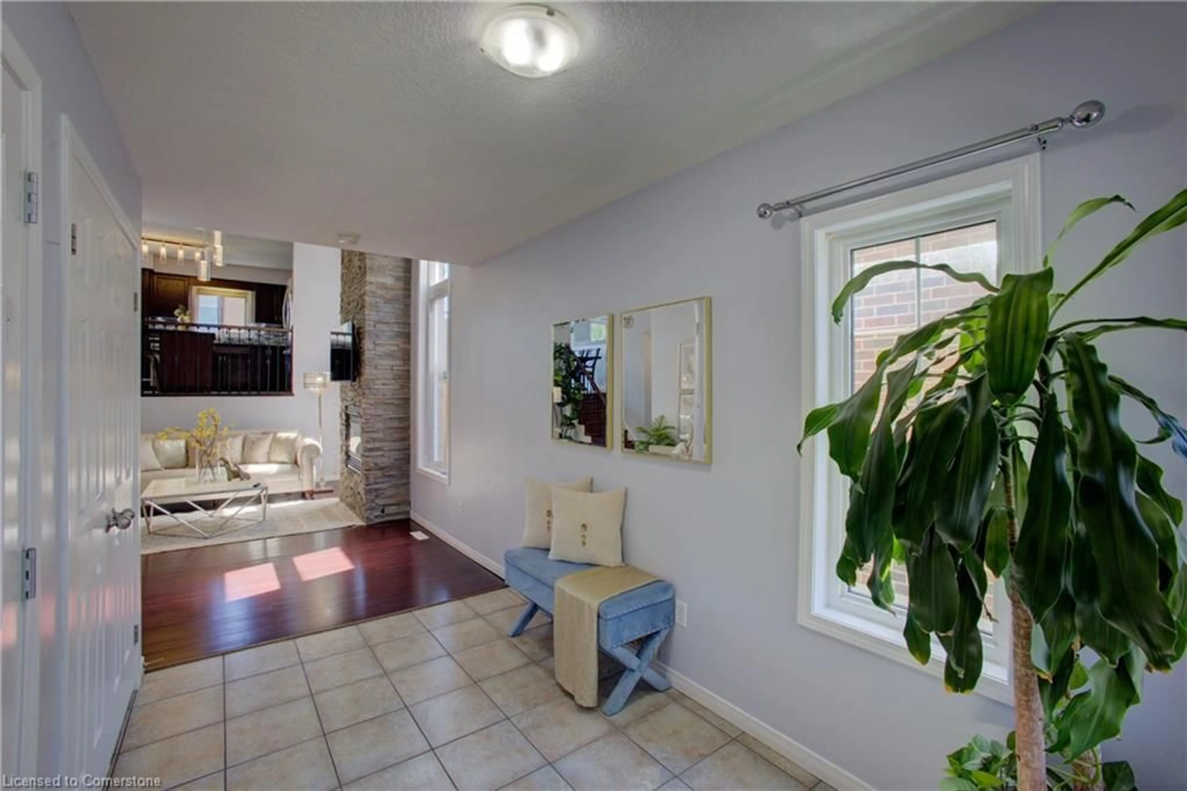 Indoor entryway for 365 Parkvale Dr, Kitchener Ontario N2R 1Y2