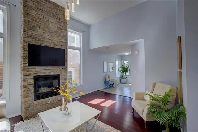 Additional property image - 365 Parkvale Dr