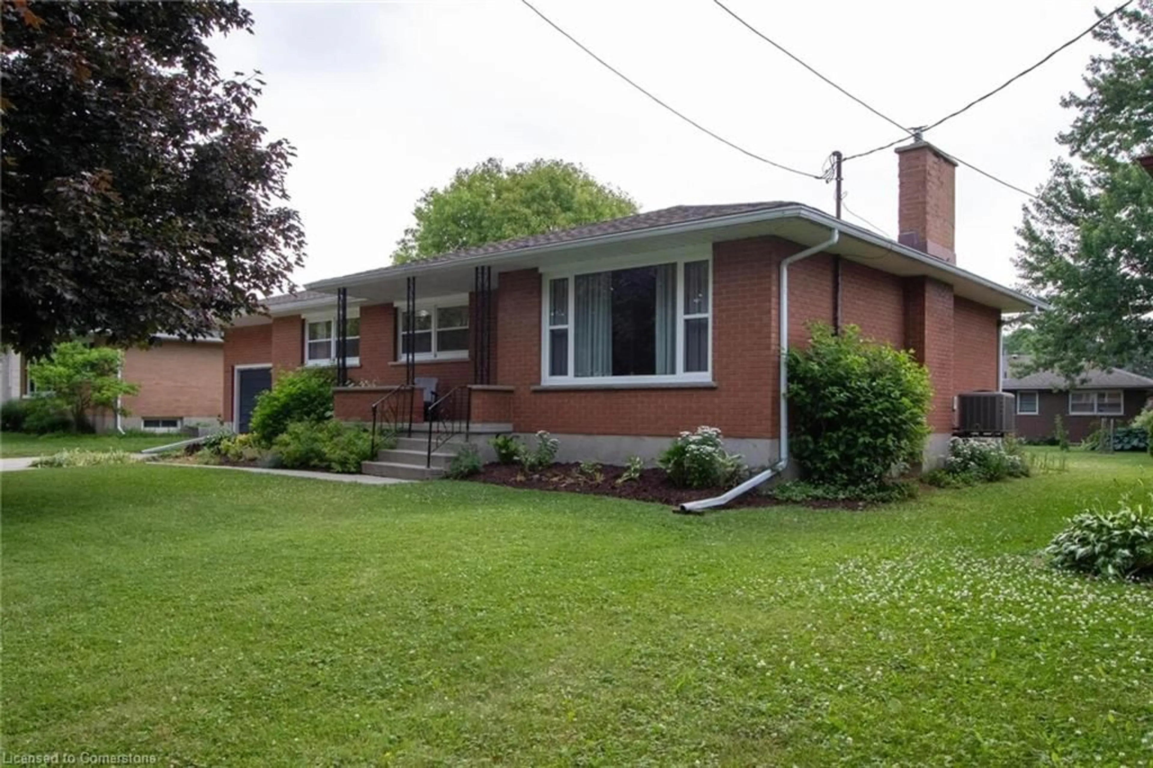 Home with brick exterior material, street for 670 Davidson Ave, Listowel Ontario N4W 3B1