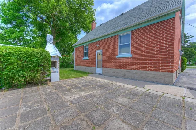 Additional image 6 of 48 Englewood Pl