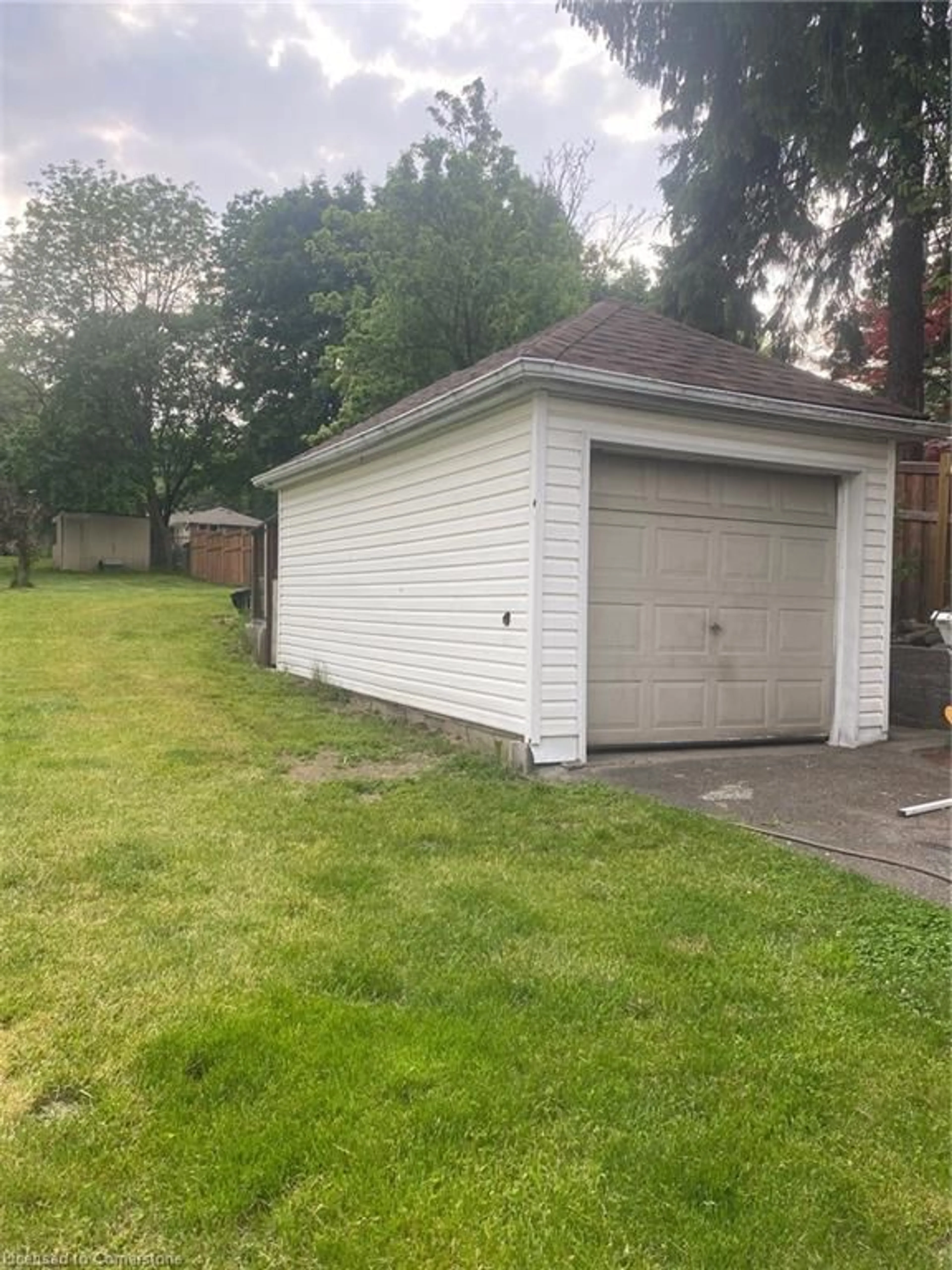 Shed for 196 West River Rd, Cambridge Ontario N1S 3A1