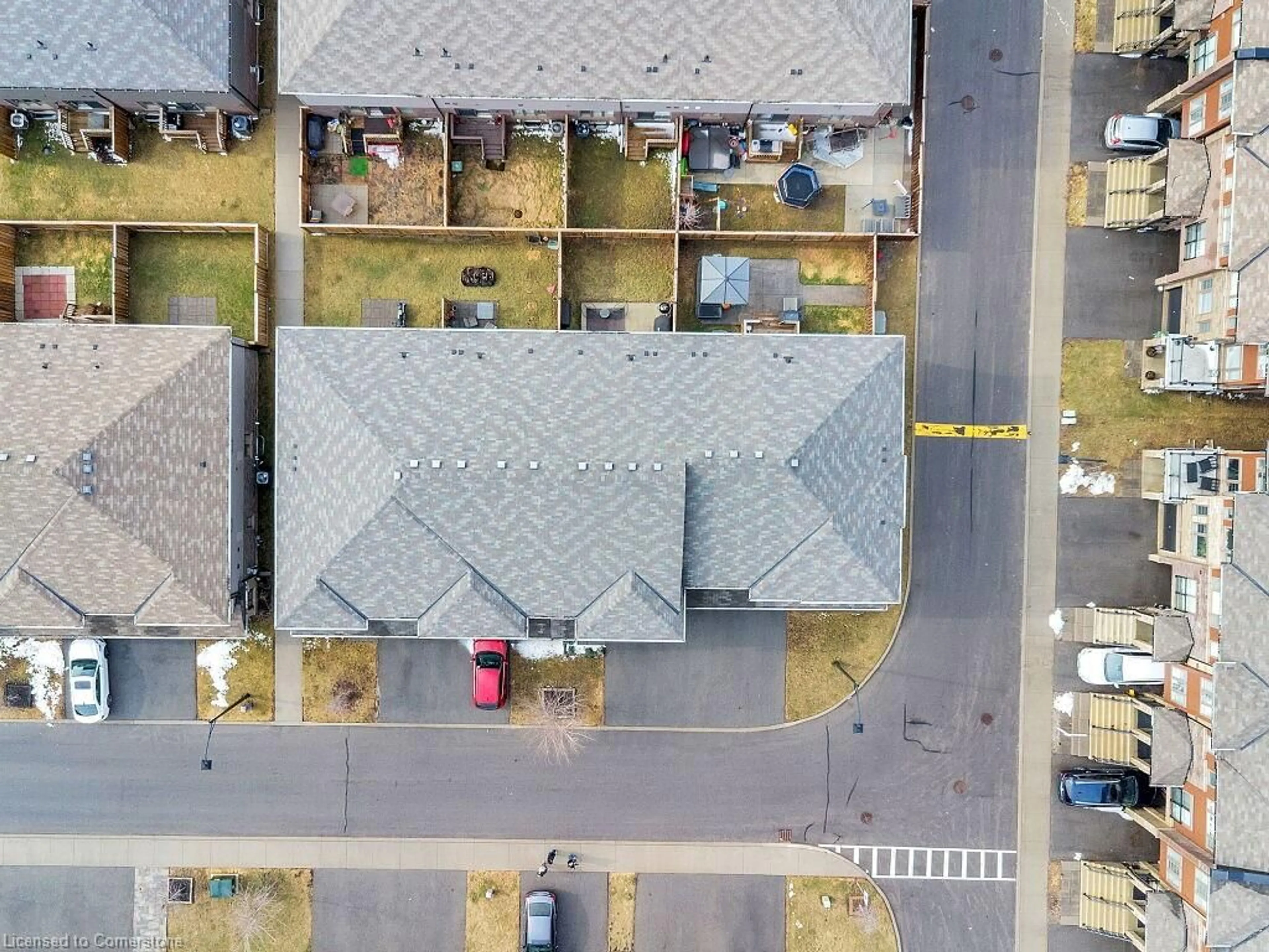 A pic from outside/outdoor area/front of a property/back of a property/a pic from drone, street for 30 Times Square Blvd, Hamilton Ontario L8J 0M1