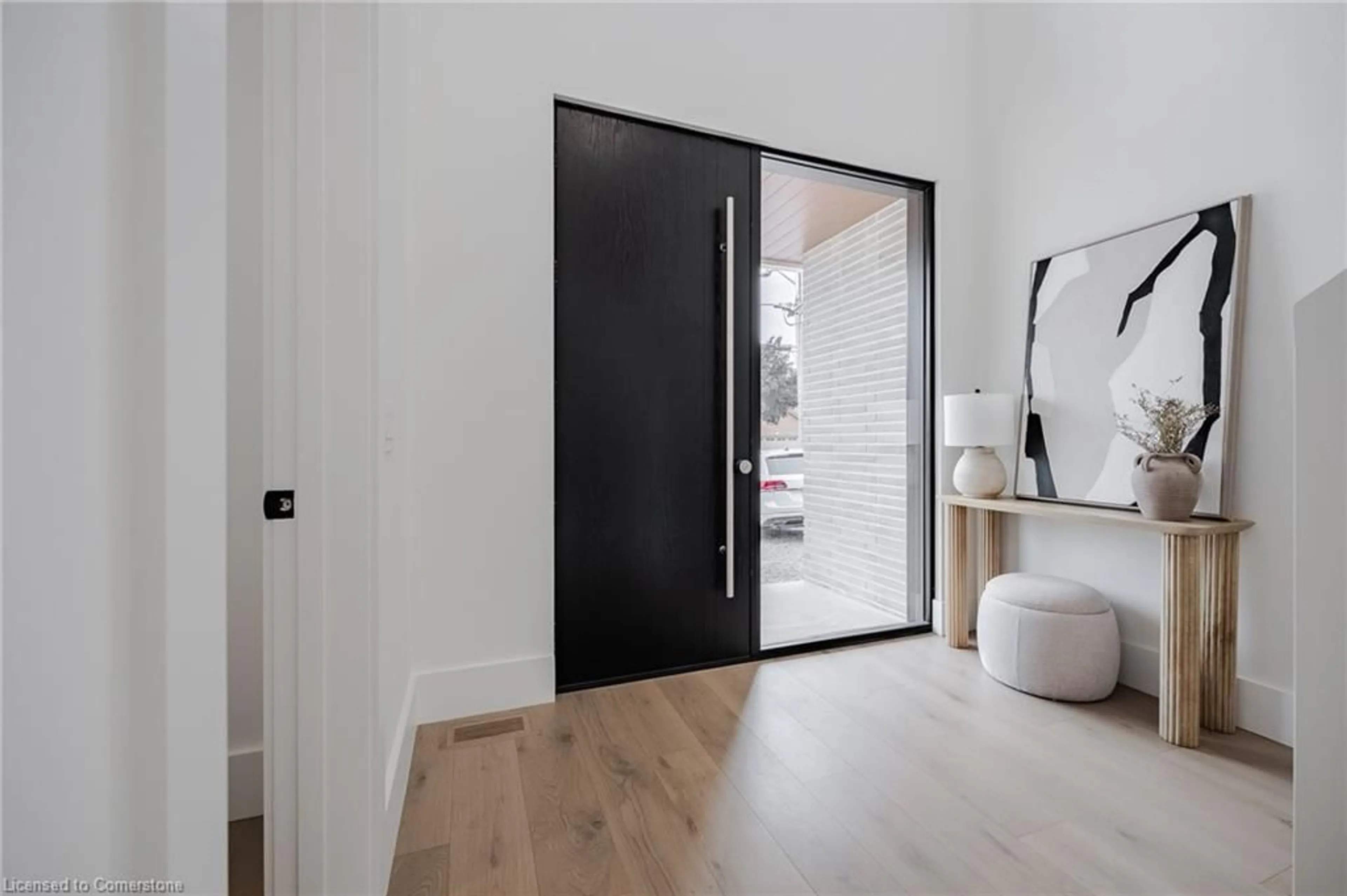 Indoor entryway for 504 Winona Rd, Winona Ontario L8E 5E5