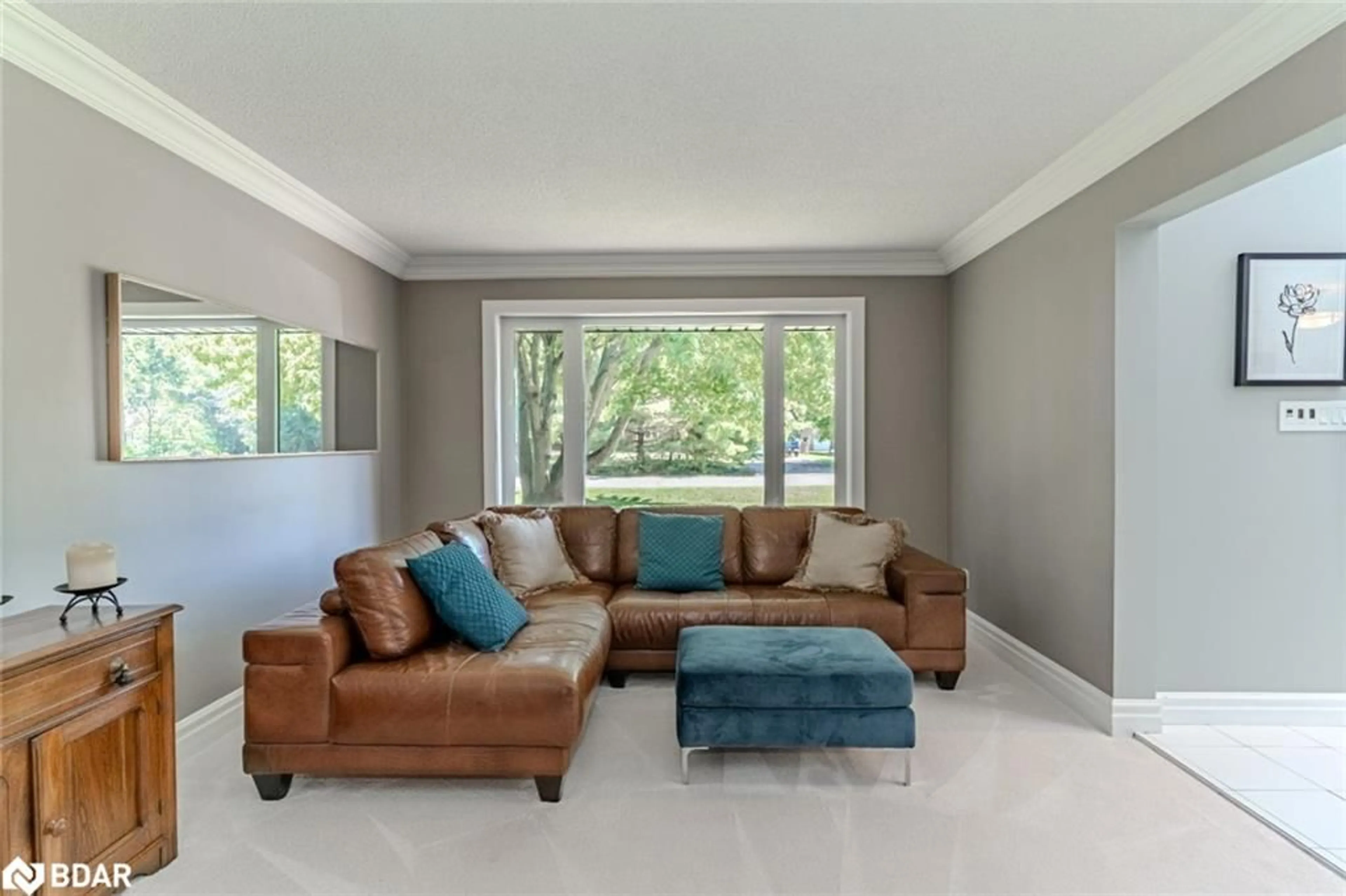 Living room with furniture, unknown for 48 Lawrence Ave, Minesing Ontario L9X 0C6