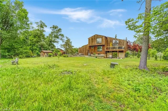 Additional property image - 627 Millgrove Sideroad