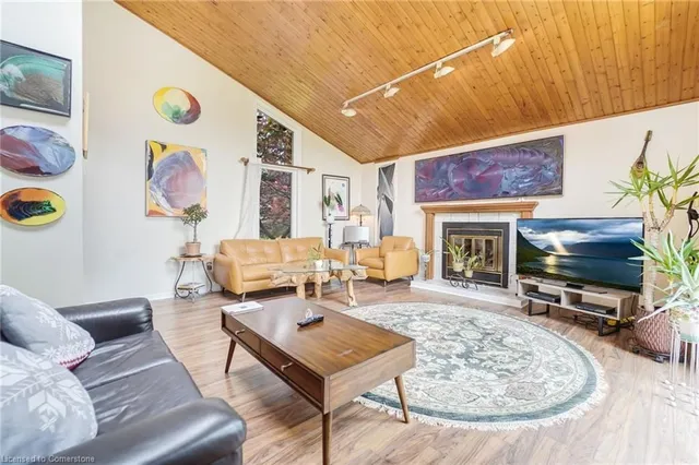 Additional property image - 627 Millgrove Sideroad