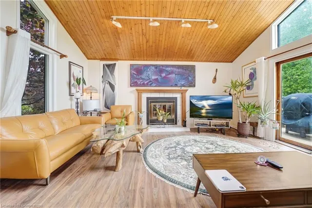 Additional property image - 627 Millgrove Sideroad