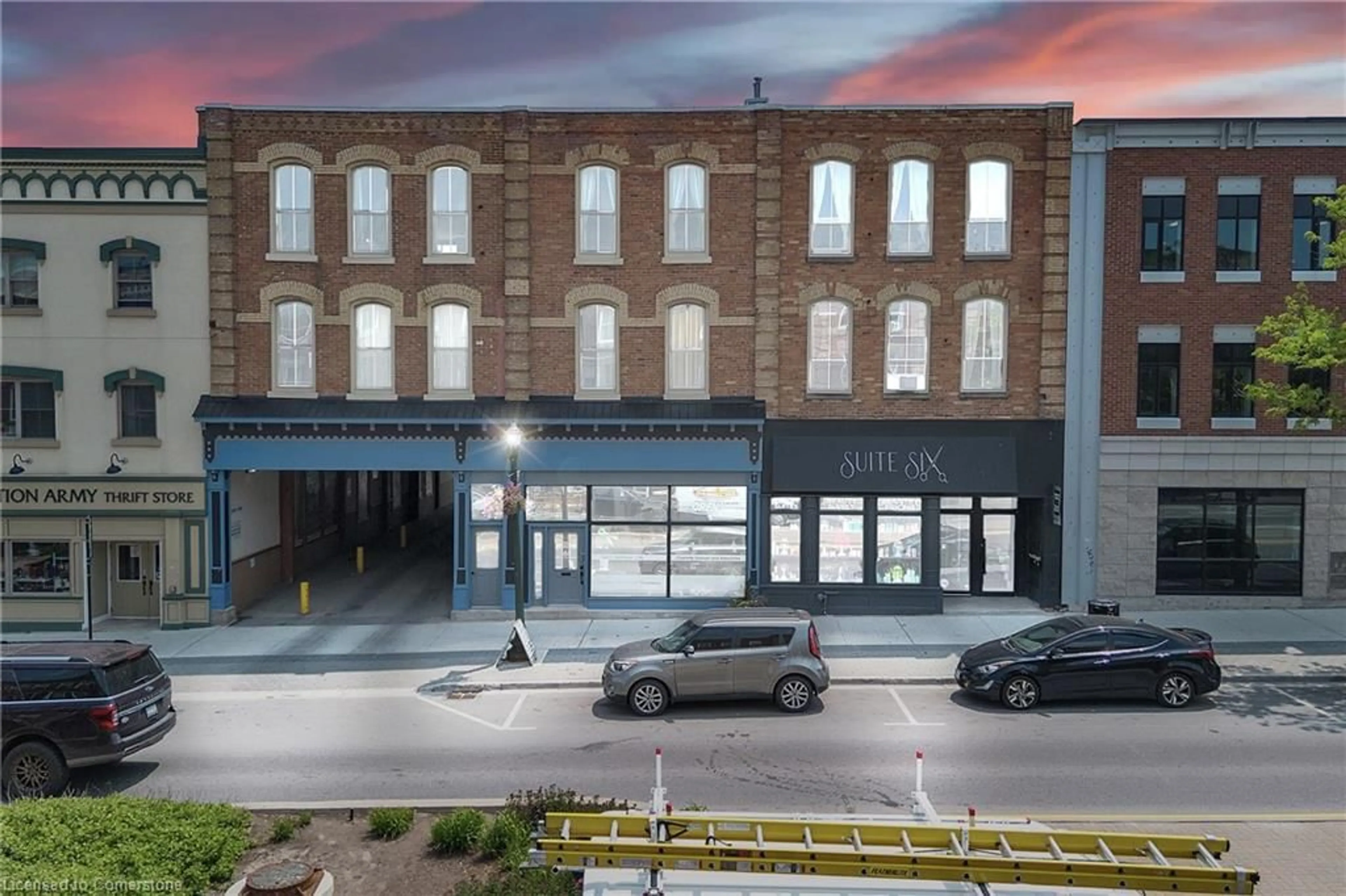 A pic from outside/outdoor area/front of a property/back of a property/a pic from drone, building for 166 Broadway Ave #2, Orangeville Ontario L9W 1K3