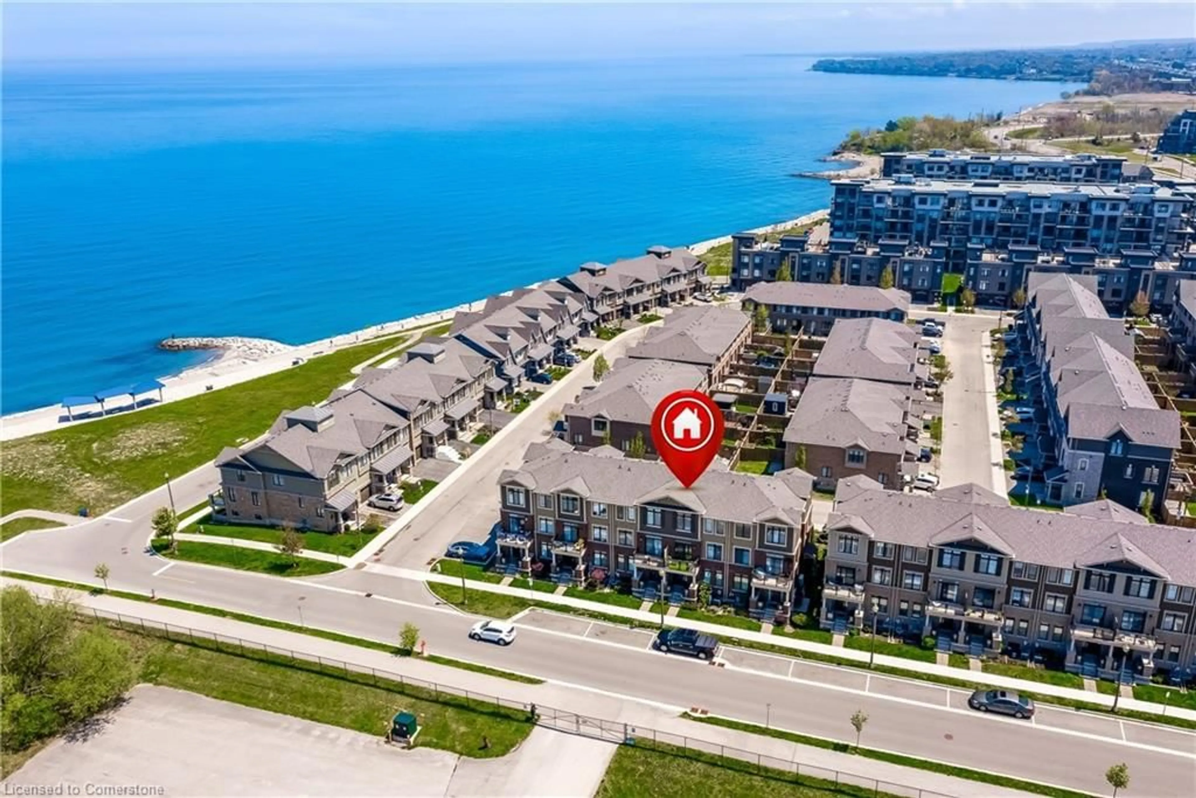 A pic from outside/outdoor area/front of a property/back of a property/a pic from drone, water/lake/river/ocean view for 320 Hunter Rd, Grimsby Ontario L3M 0H2