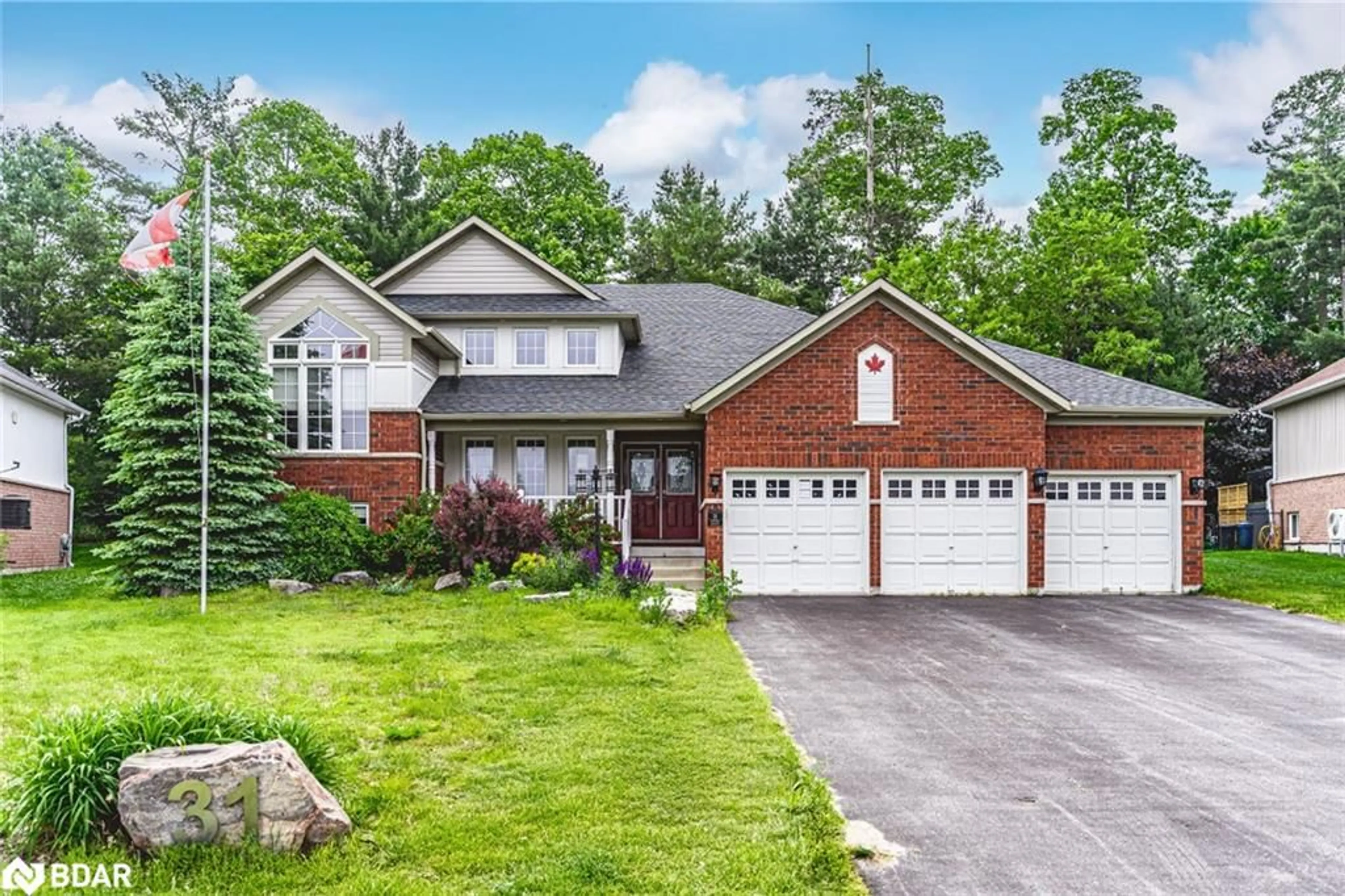 Home with brick exterior material, unknown for 31 Fawndale Cres, Wasaga Beach Ontario L9Z 2B3