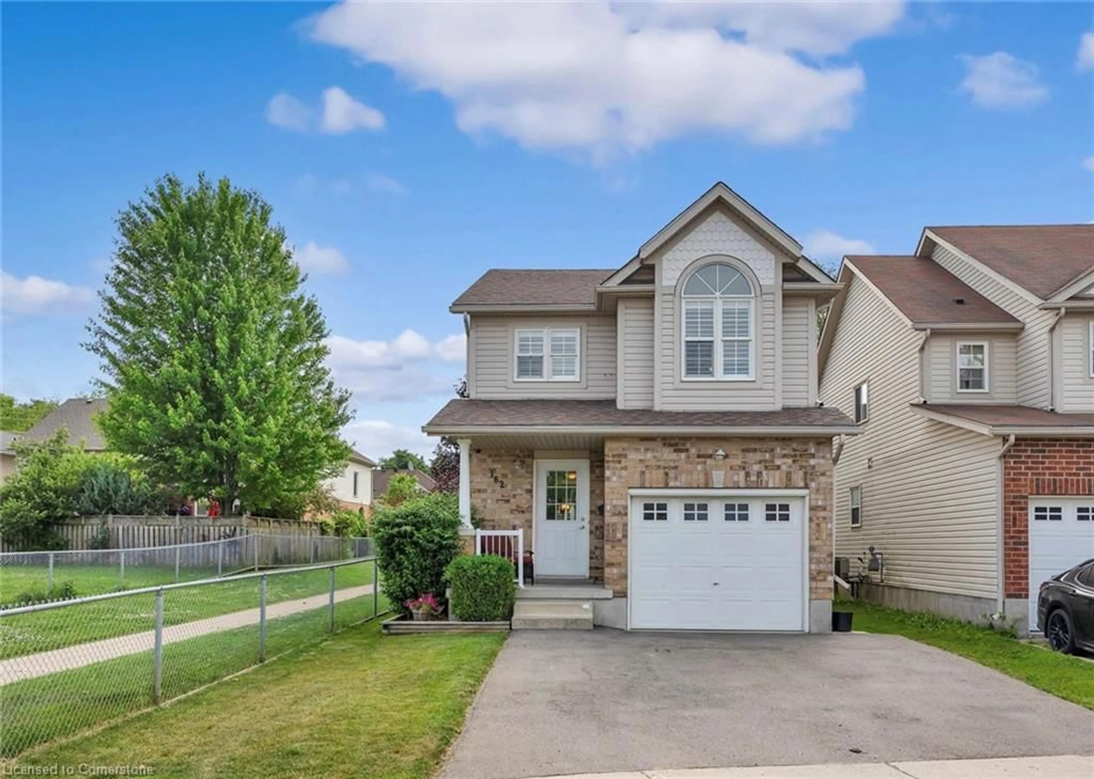 Home with vinyl exterior material, street for 162 Everglade Cres, Kitchener Ontario N2E 3Y5