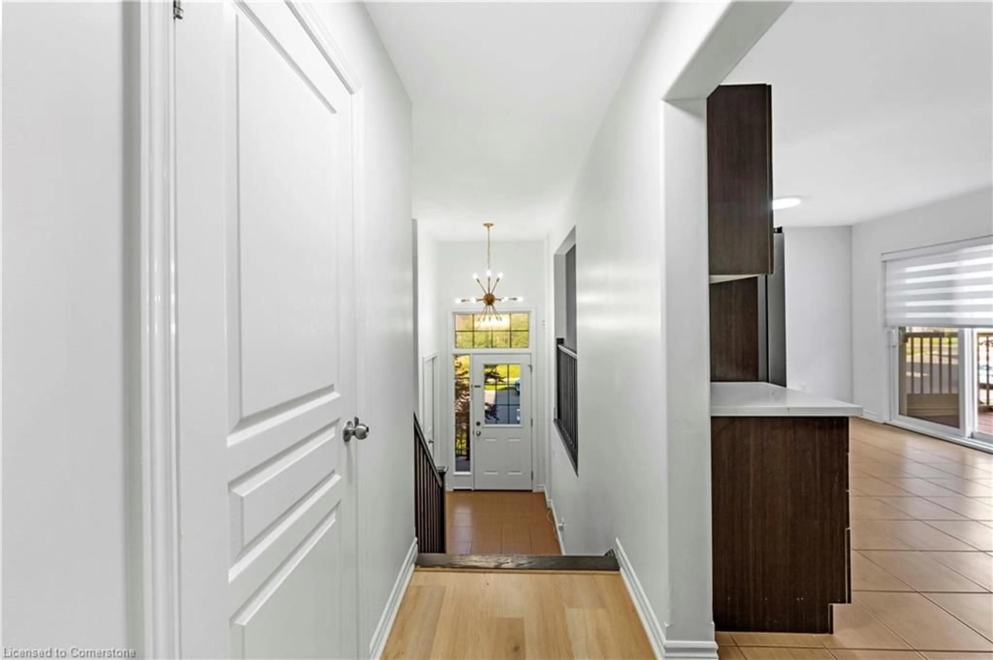 Indoor entryway for 146 New Castle Cres, Kitchener Ontario N2R 1W4