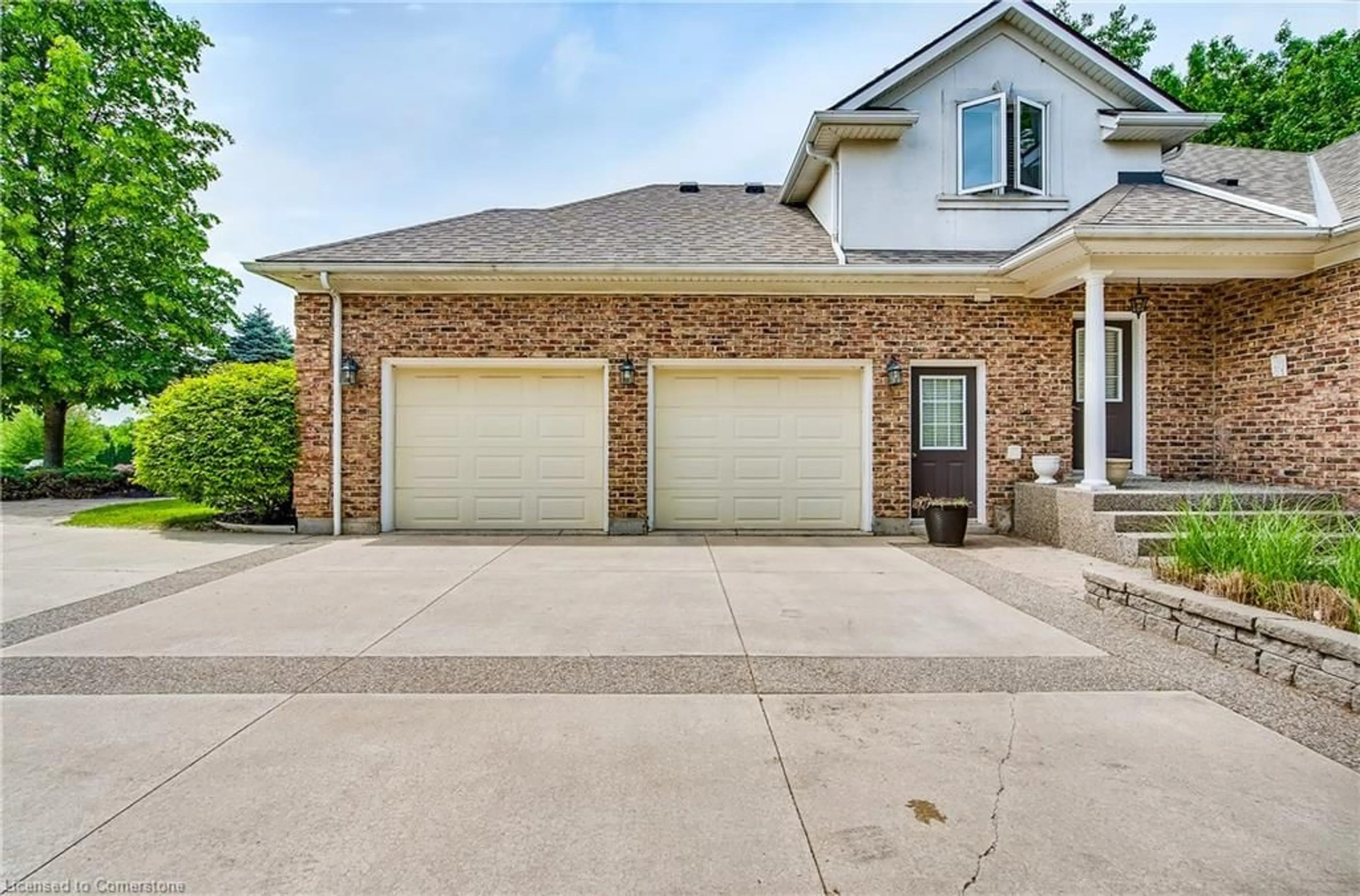 Home with brick exterior material, street for 6431 Rockcliffe Estate, Niagara Falls Ontario L2J 4K7