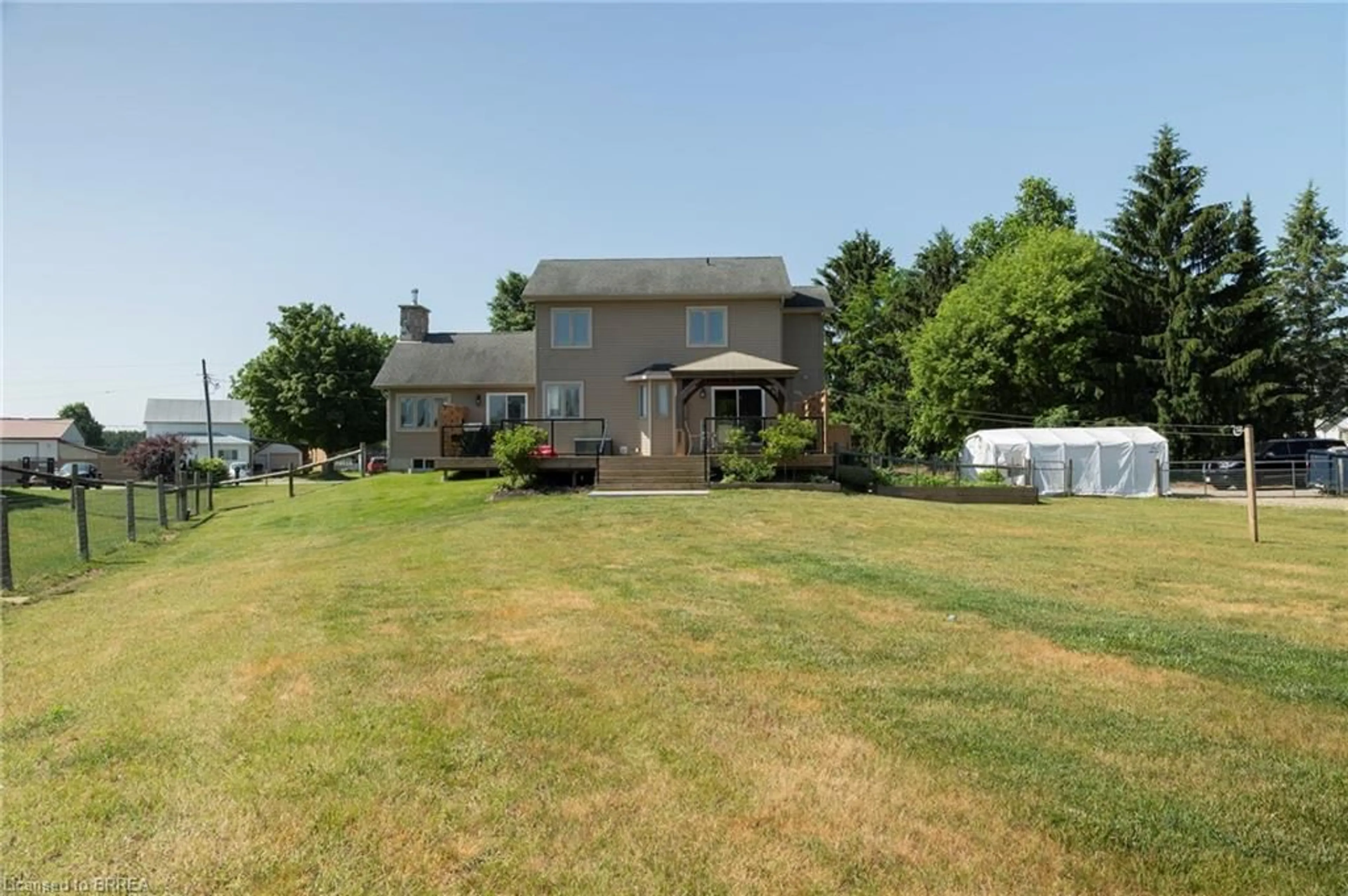 A pic from outside/outdoor area/front of a property/back of a property/a pic from drone, unknown for 238 Burford Delhi Townline Rd, Scotland Ontario N0E 1R0