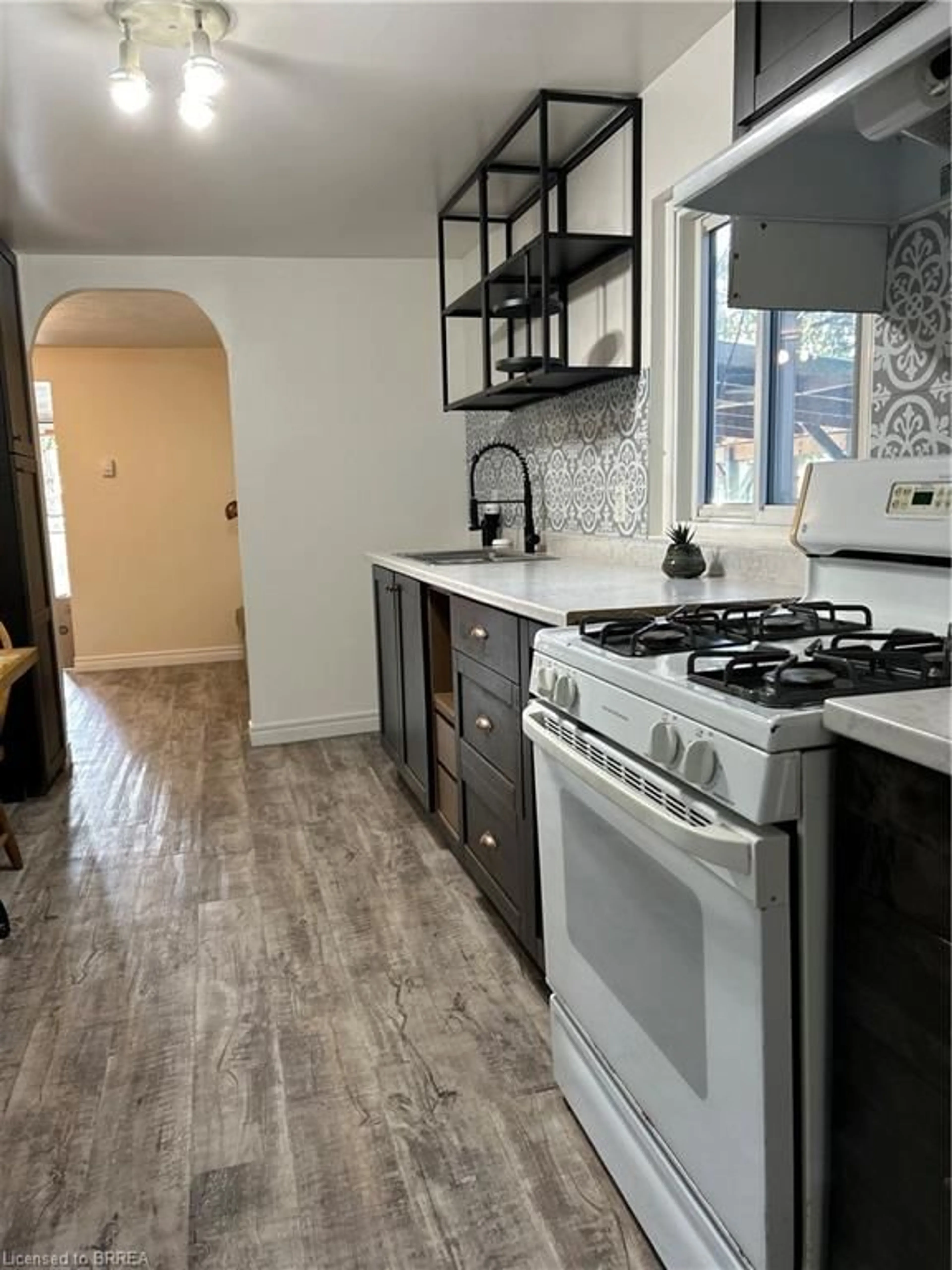 Open concept kitchen, unknown for 3852 Roxborough Ave, Crystal Beach Ontario L0S 1B0