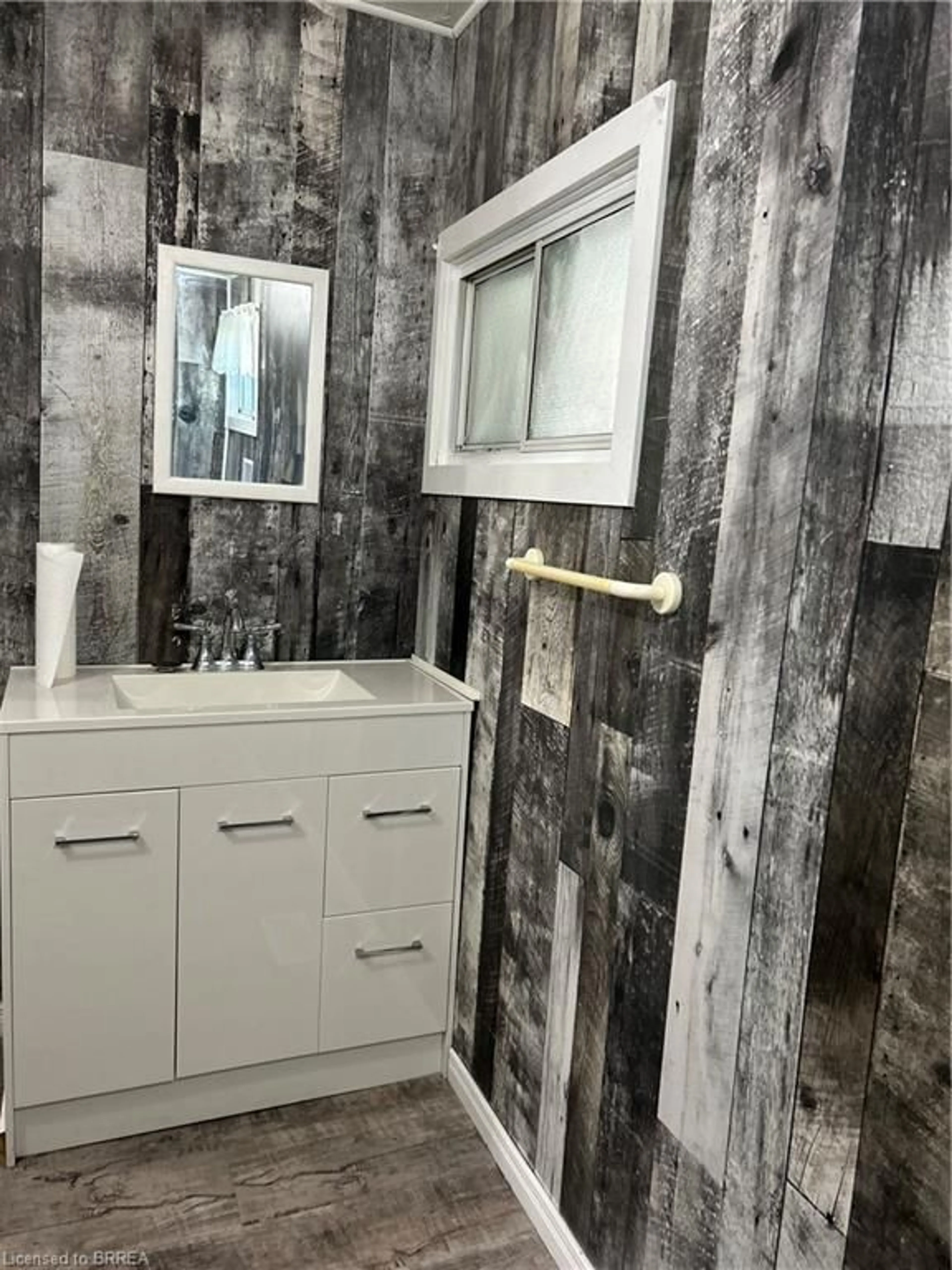 Contemporary bathroom, unknown for 3852 Roxborough Ave, Crystal Beach Ontario L0S 1B0