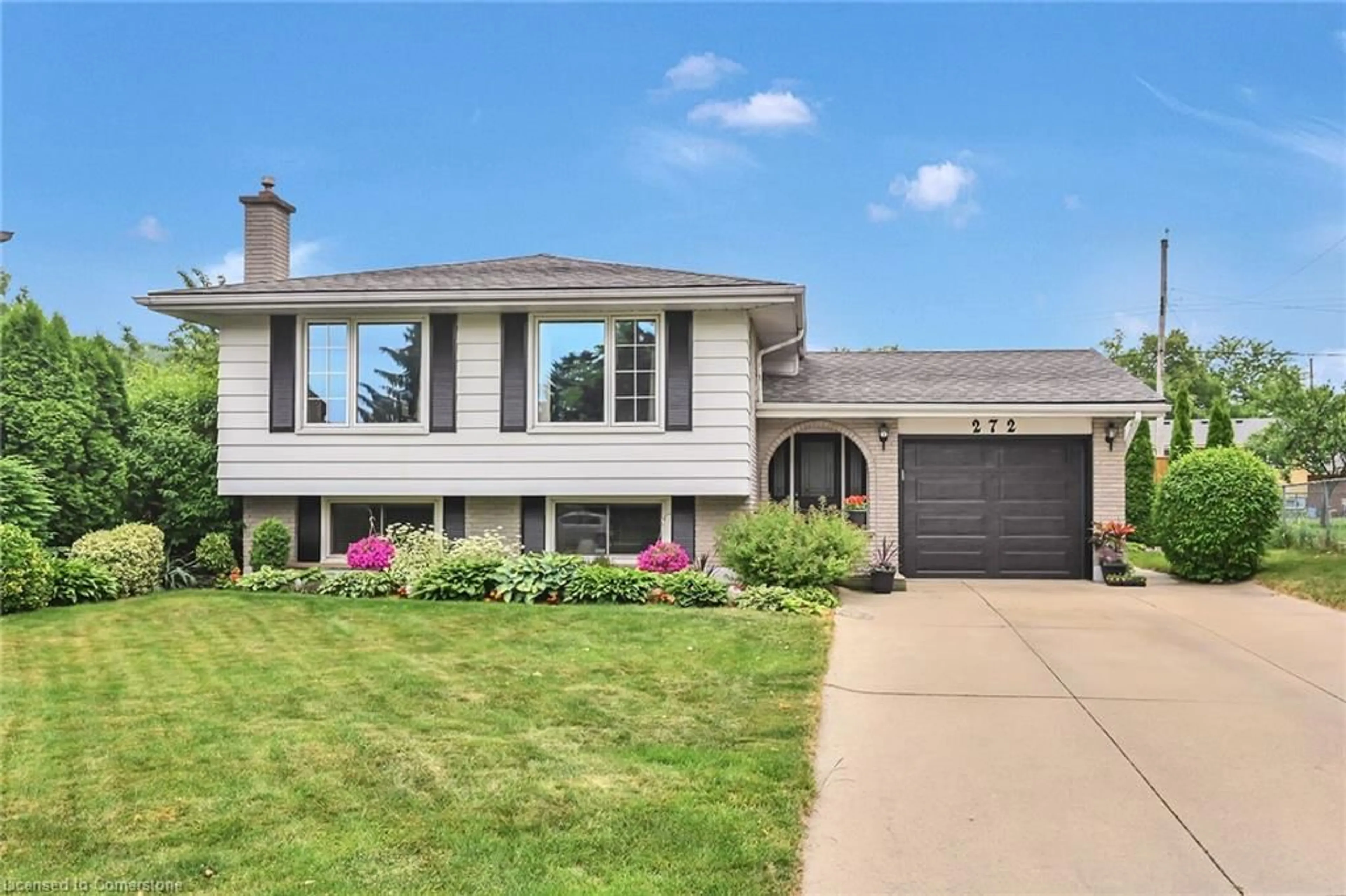 Home with vinyl exterior material, street for 272 St Andrews Dr, Hamilton Ontario L8K 5K4