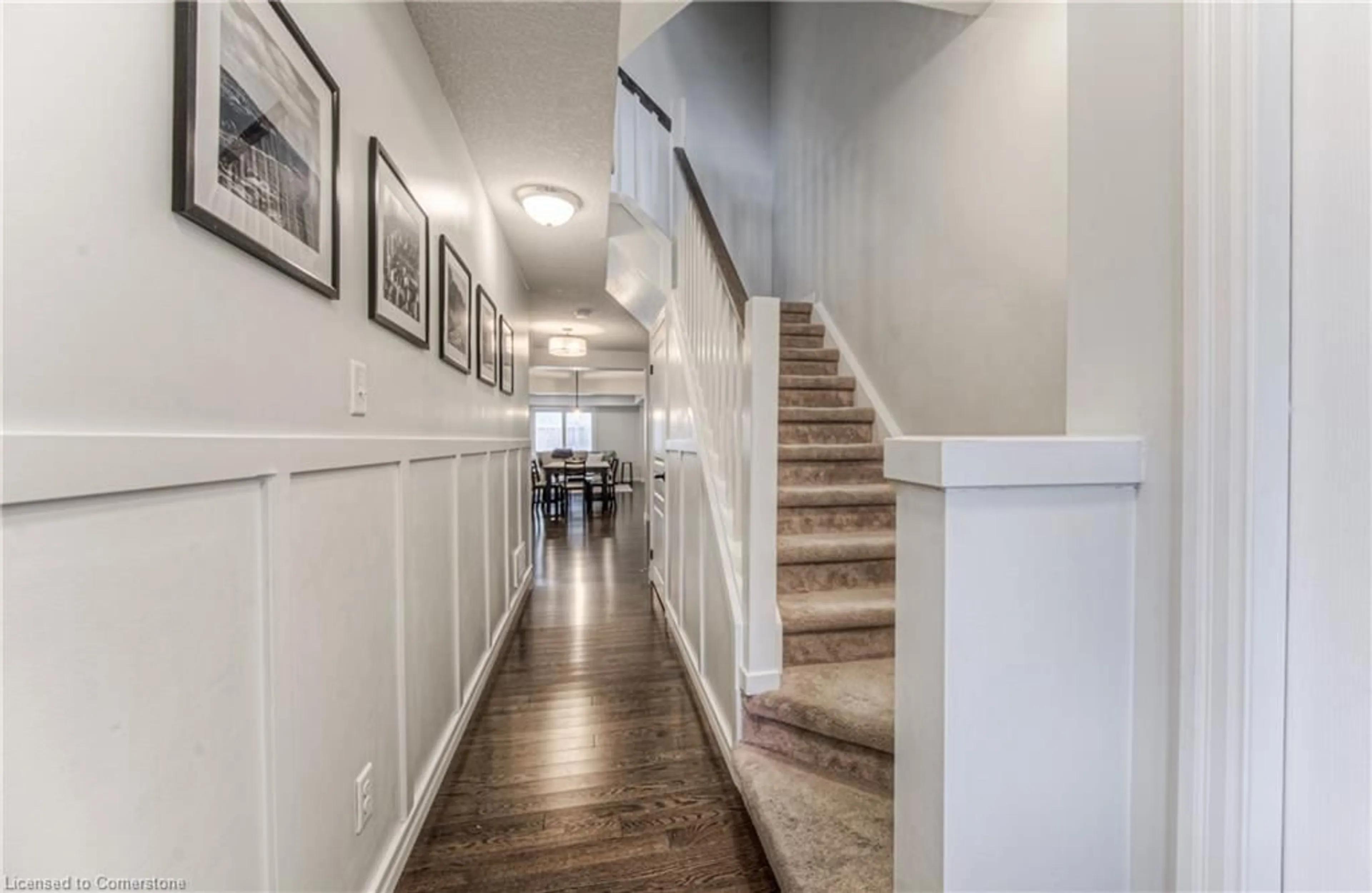 Indoor foyer for 403 Moorlands Cres, Kitchener Ontario N2P 0C9
