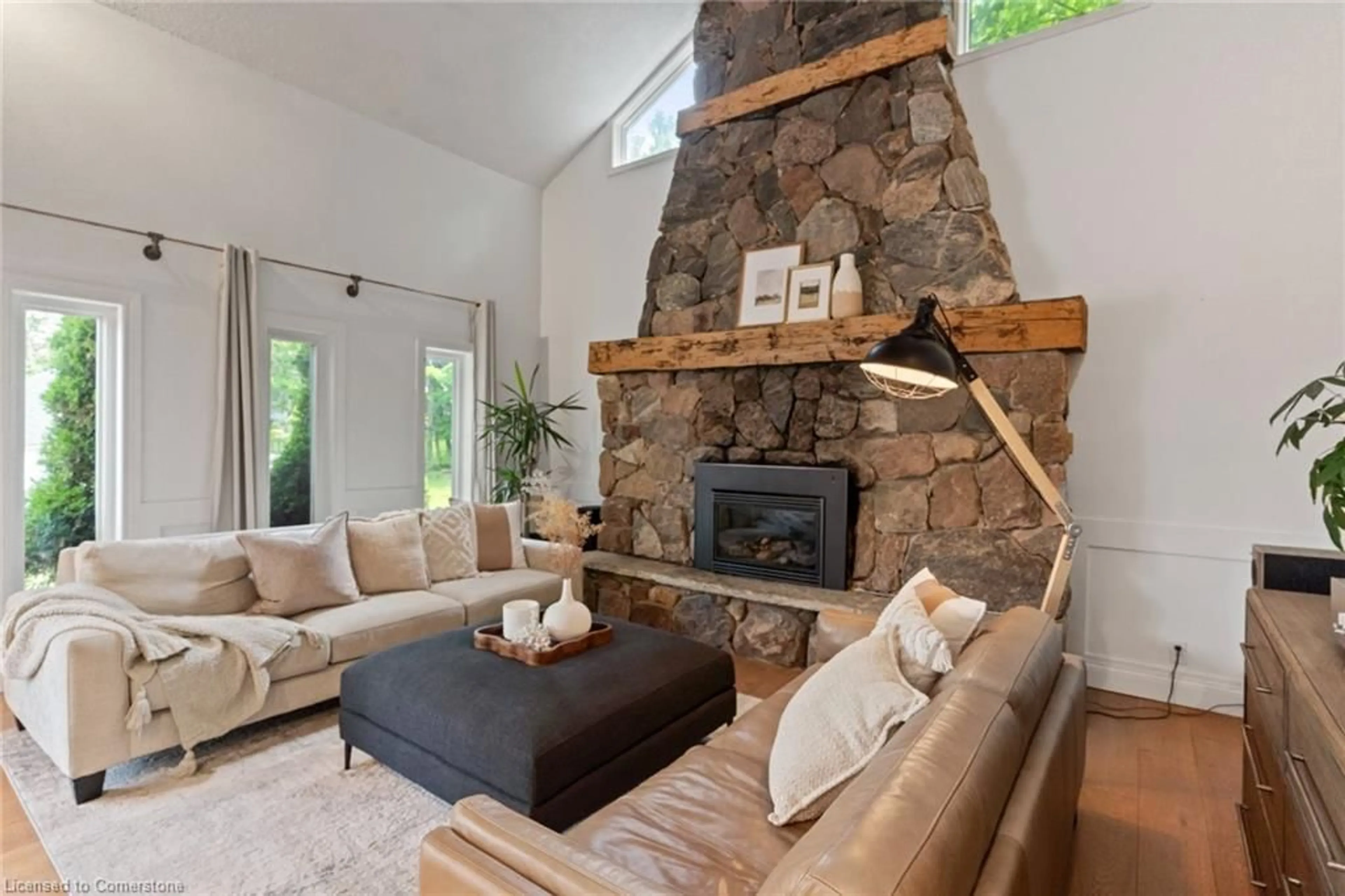 Living room with furniture, unknown for 4910 Trafalgar Road, Ballinafad Ontario N0B 1H0