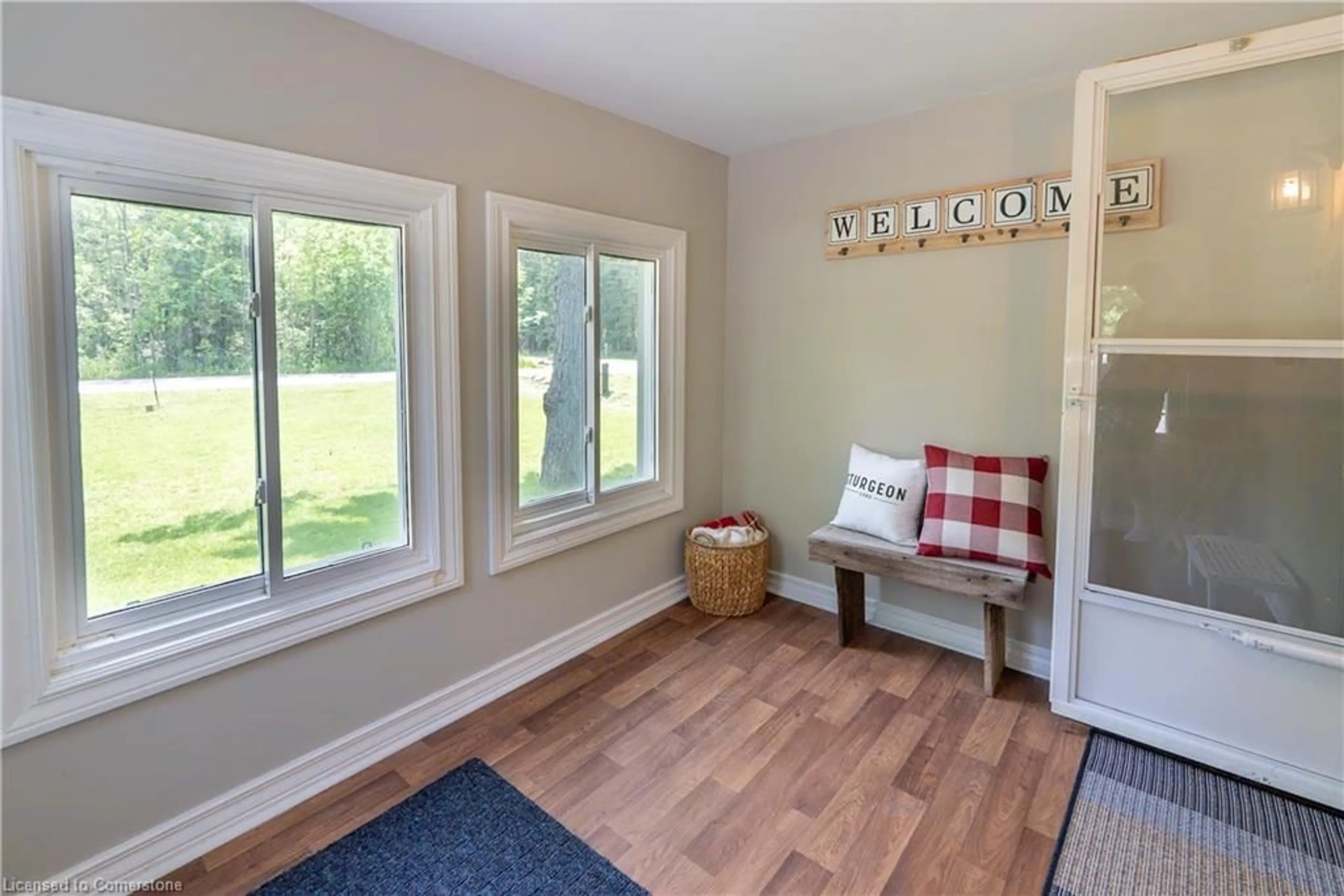 Indoor entryway for 25 Bayview Estate Rd, Fenelon Falls Ontario K0M 1N0
