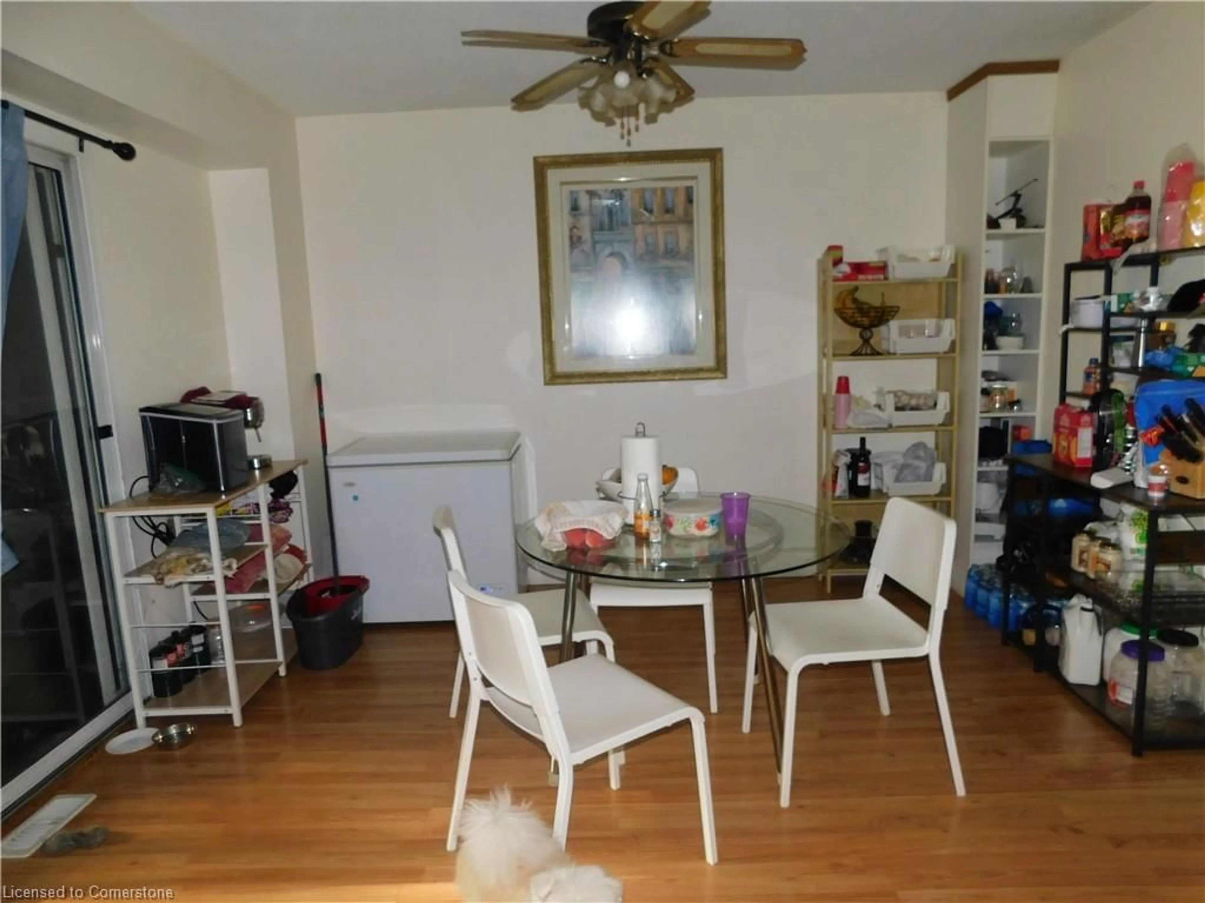 A pic of a room for 408 East 21st St, Hamilton Ontario L8V 2V2