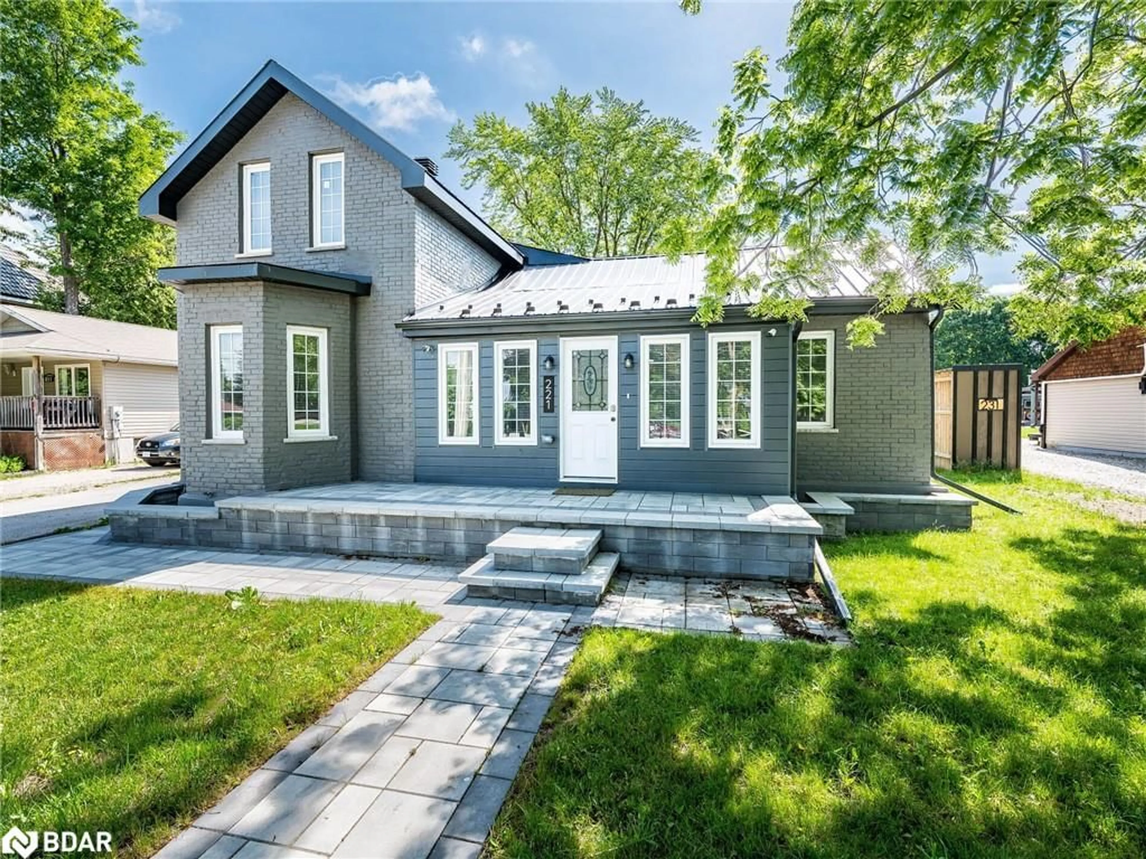 Home with vinyl exterior material, street for 221 Isabella St, Arthur Ontario N0G 1A0