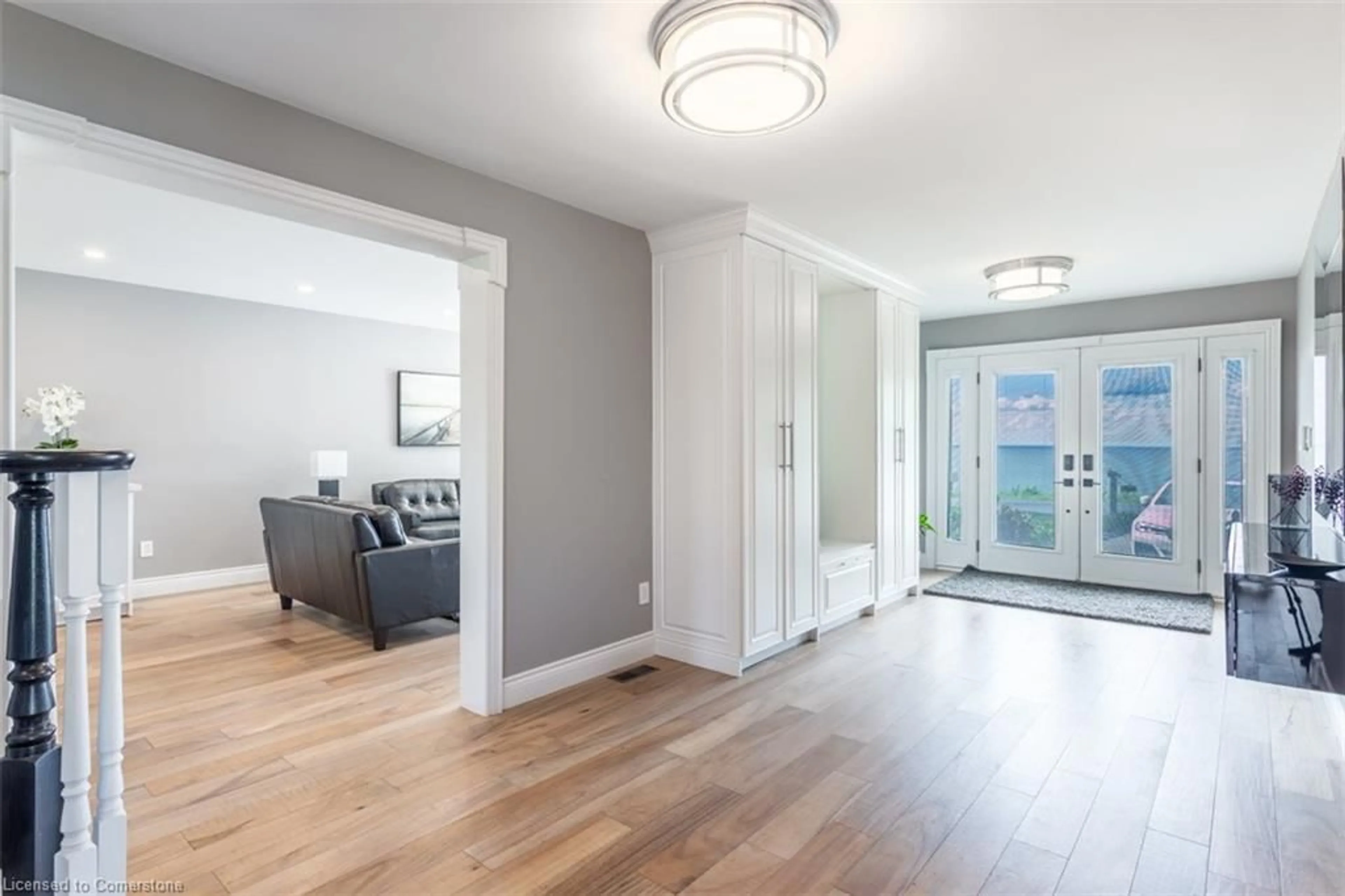 Indoor entryway for 4939 Thirty Rd, Beamsville Ontario L0R 1B3