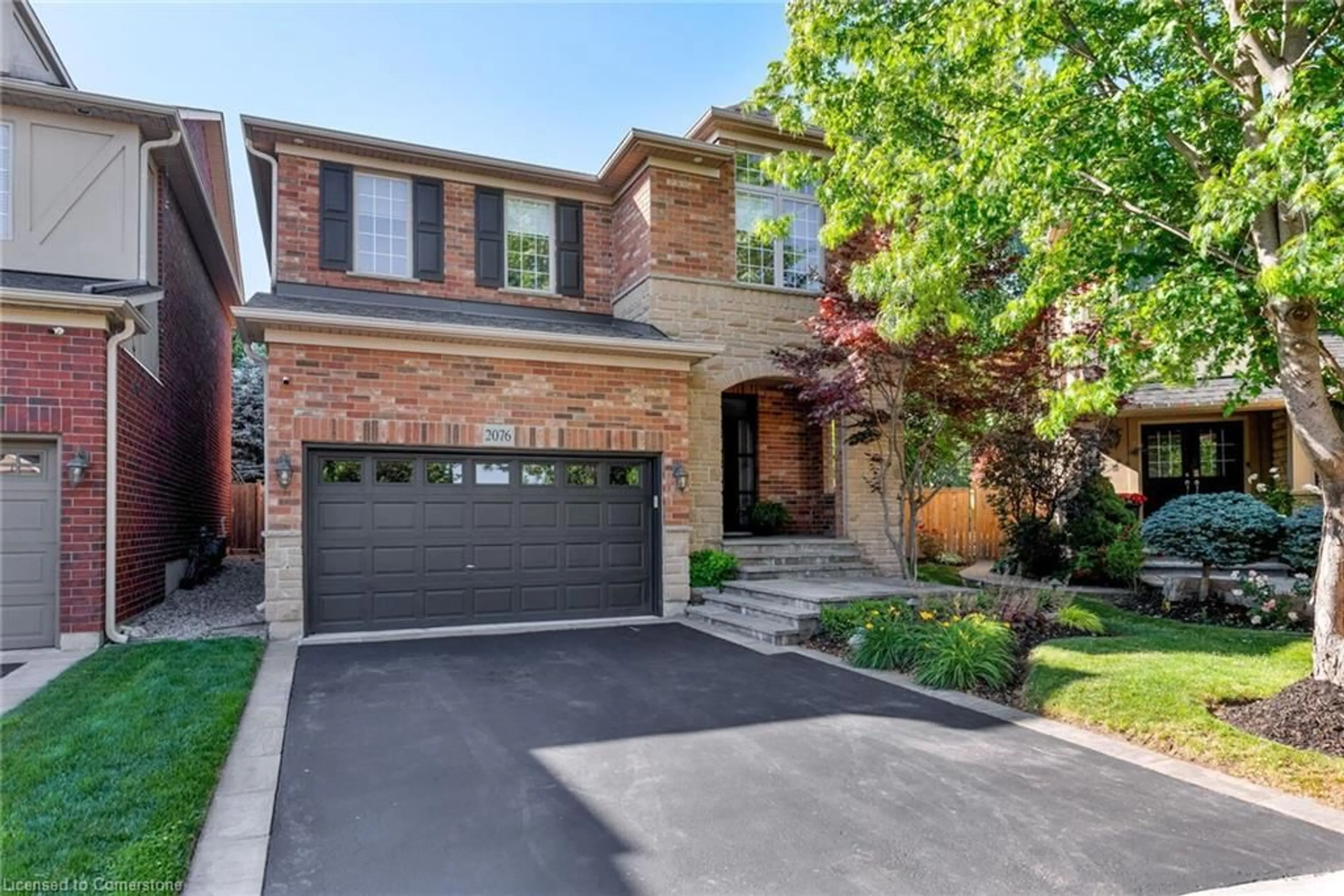 Home with brick exterior material, street for 2076 Rochester Cir, Oakville Ontario L6M 5E2