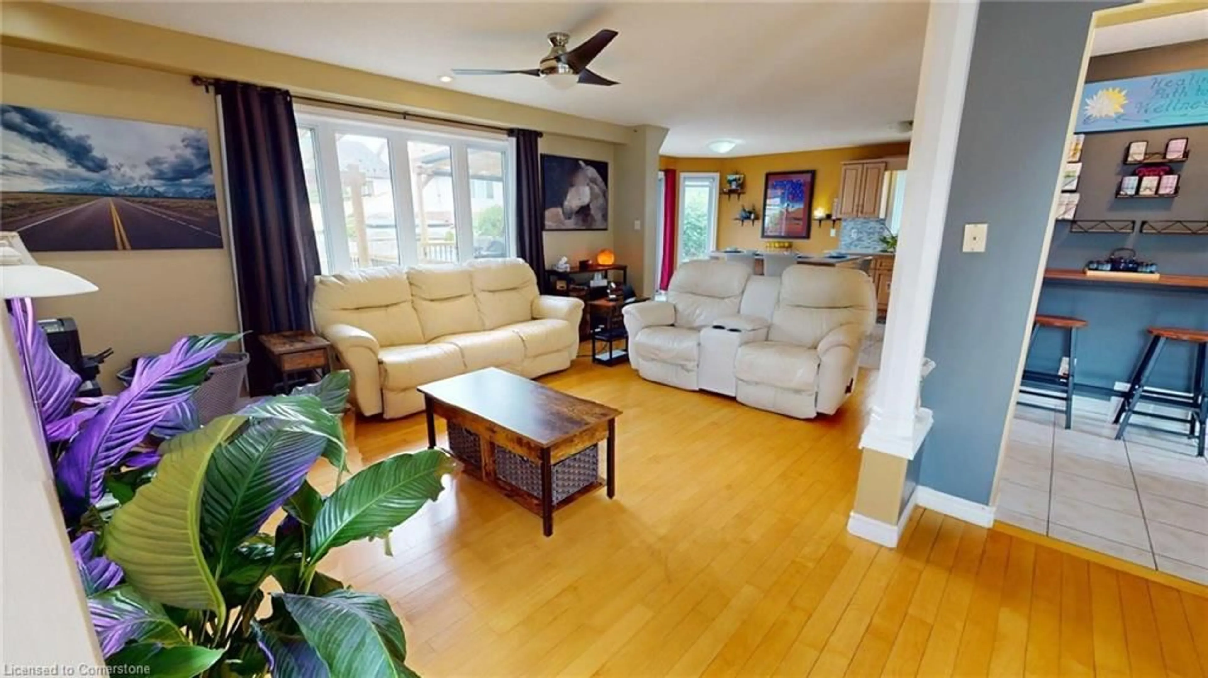 Living room with furniture, wood/laminate floor for 51 Highgate Rd, Kitchener Ontario N2N 3M8