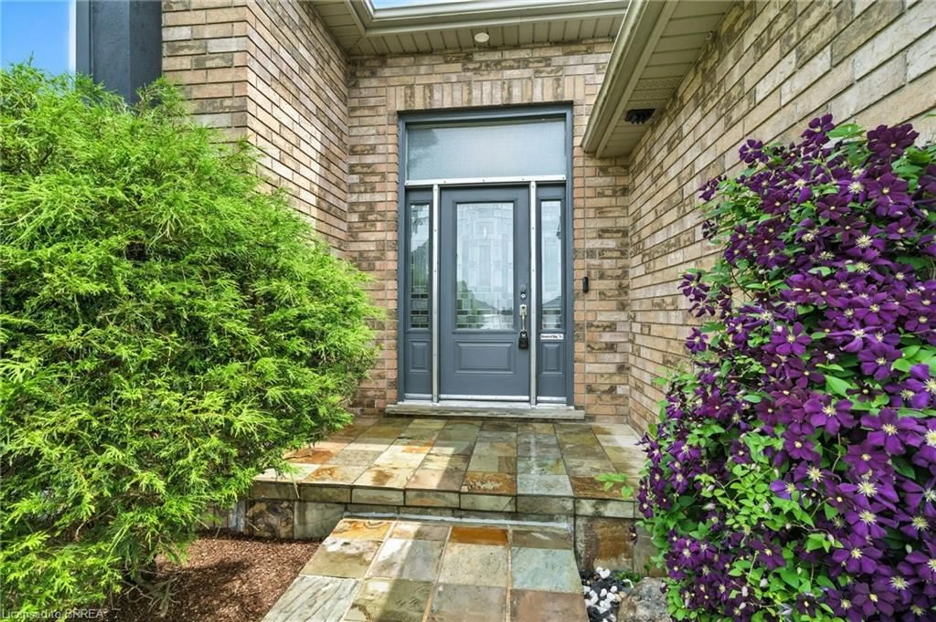 Indoor entryway for 63 Court Dr, Paris Ontario N3L 4C1
